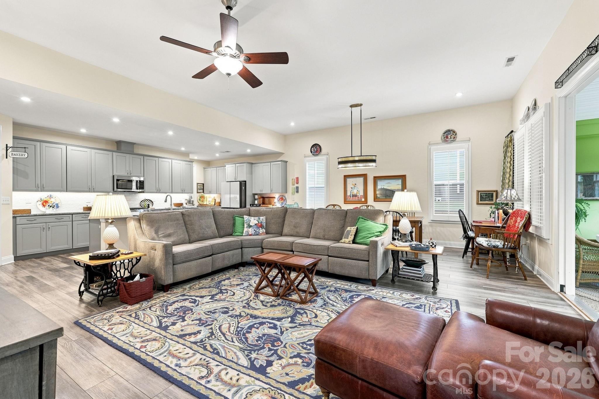 7106 Overjoyed Crossing Property Photo 21