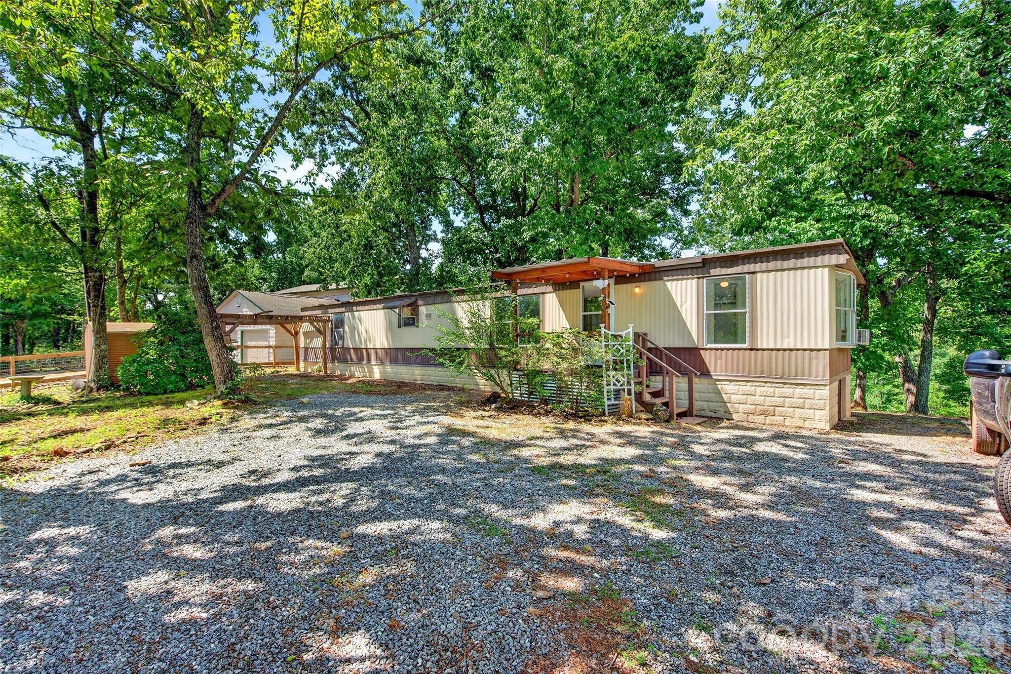 128 Pearson Circle Property Photo 4