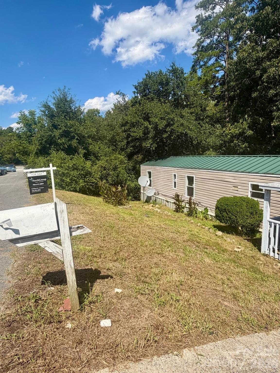 111 Cloverleaf Drive Property Photo 2