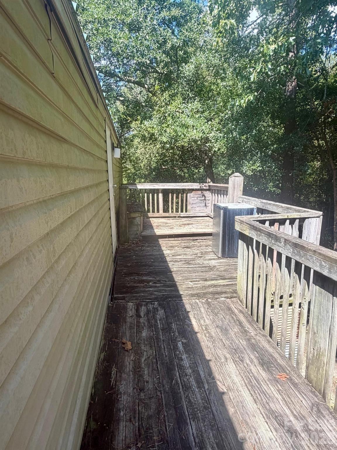 111 Cloverleaf Drive Property Photo 13