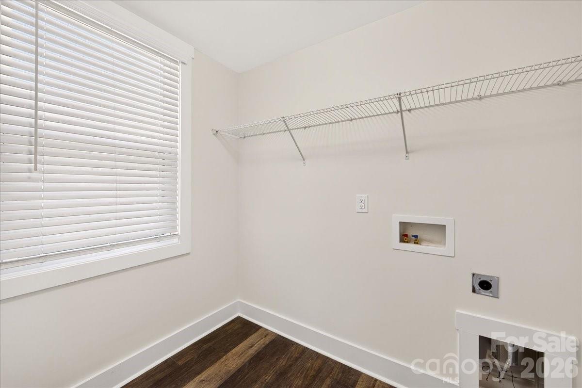 1146 E 36th Street Property Photo 43