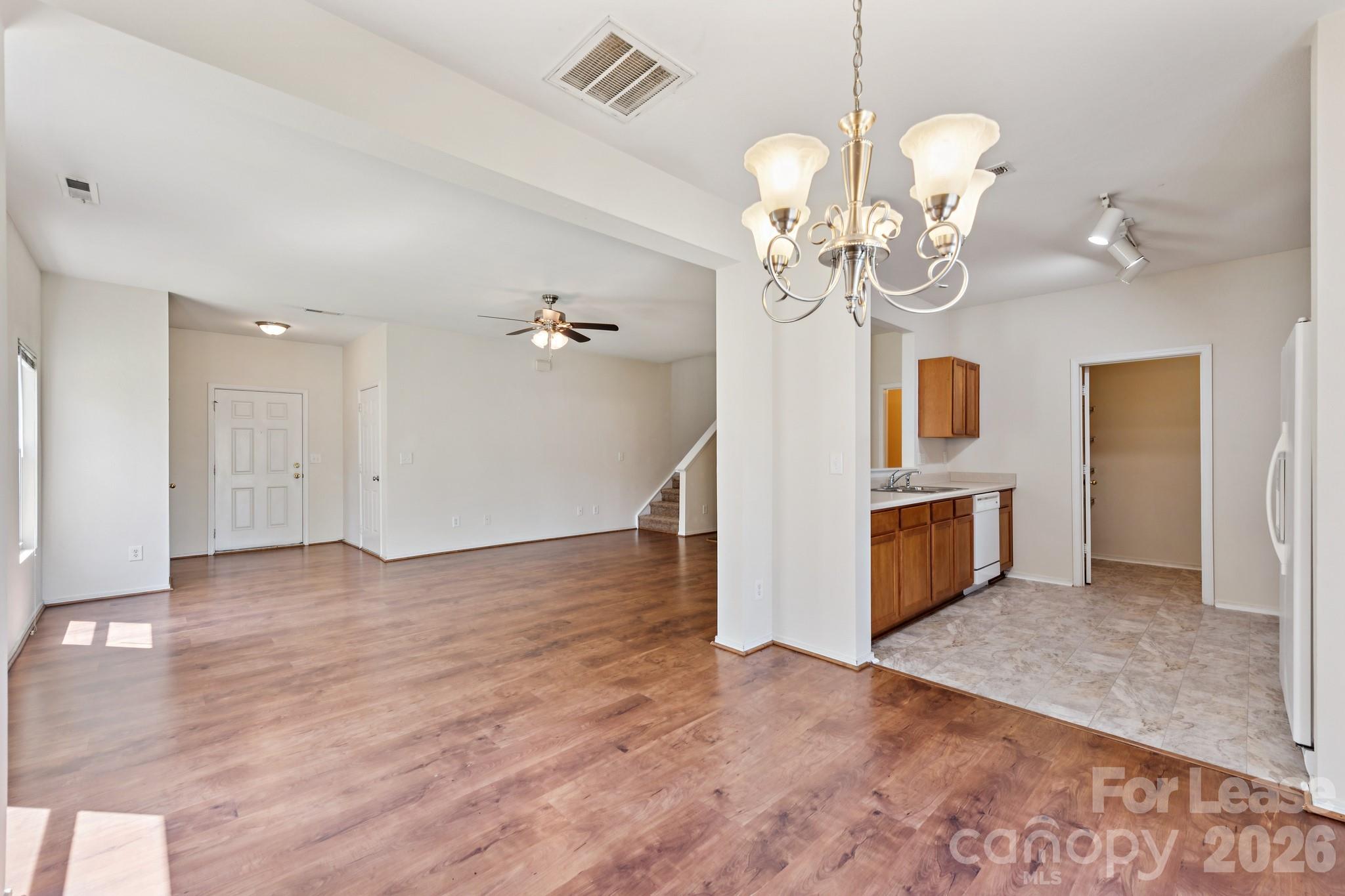 8605 Redding Glen Avenue Property Photo 5