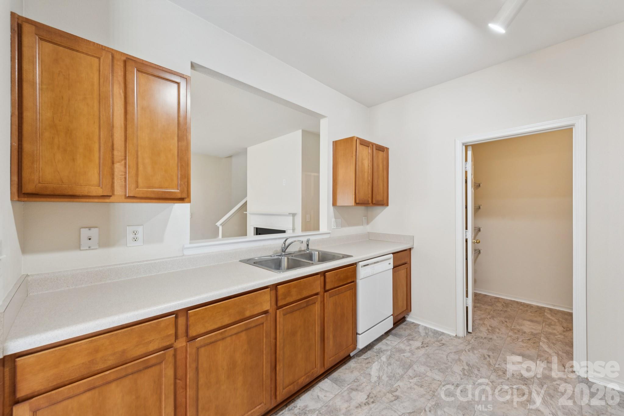 8605 Redding Glen Avenue Property Photo 8