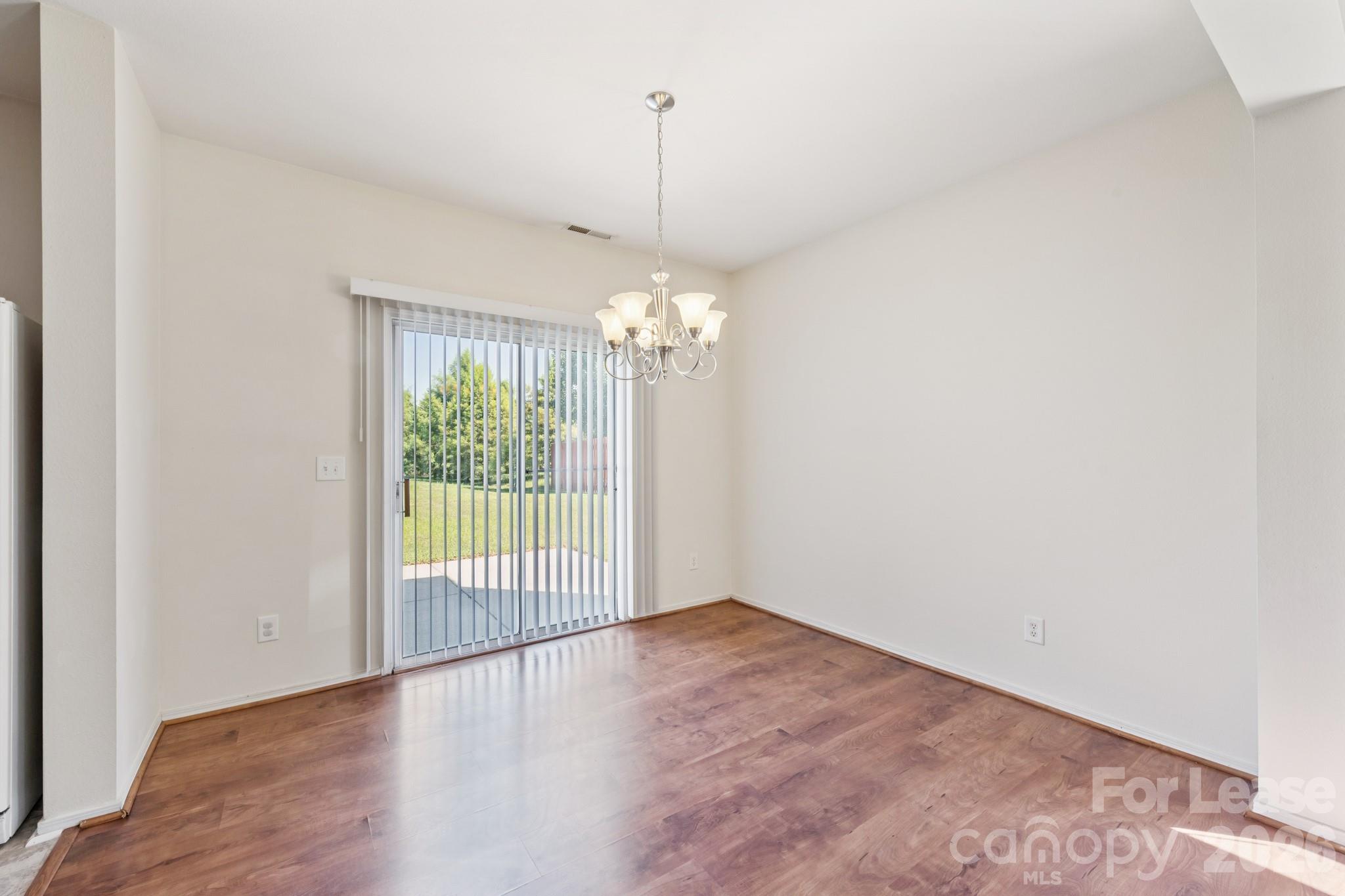 8605 Redding Glen Avenue Property Photo 10