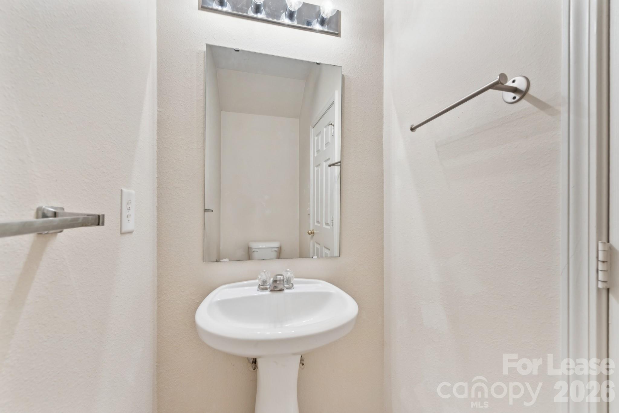 8605 Redding Glen Avenue Property Photo 12