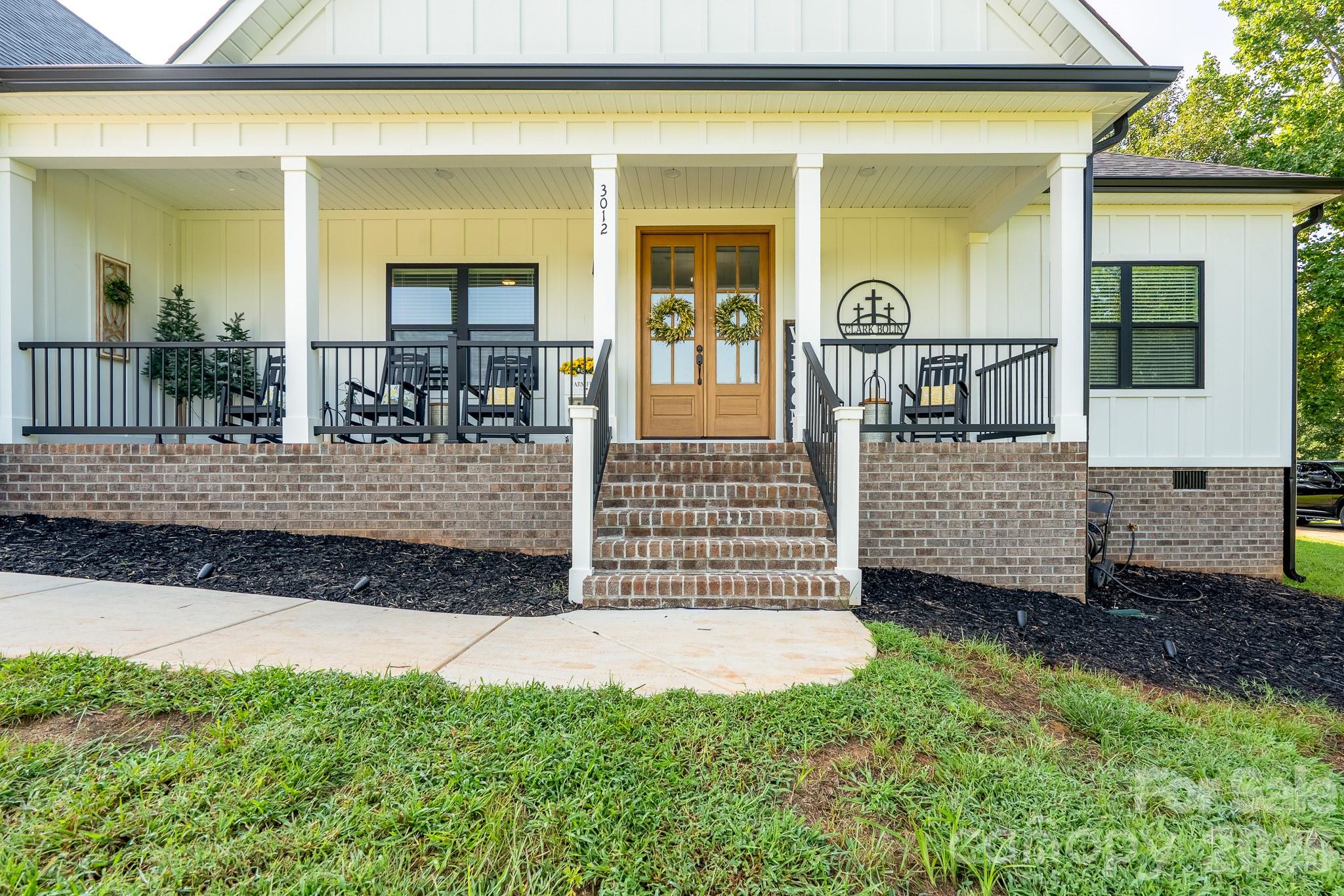 3012 Cedar Point Drive Property Photo 4