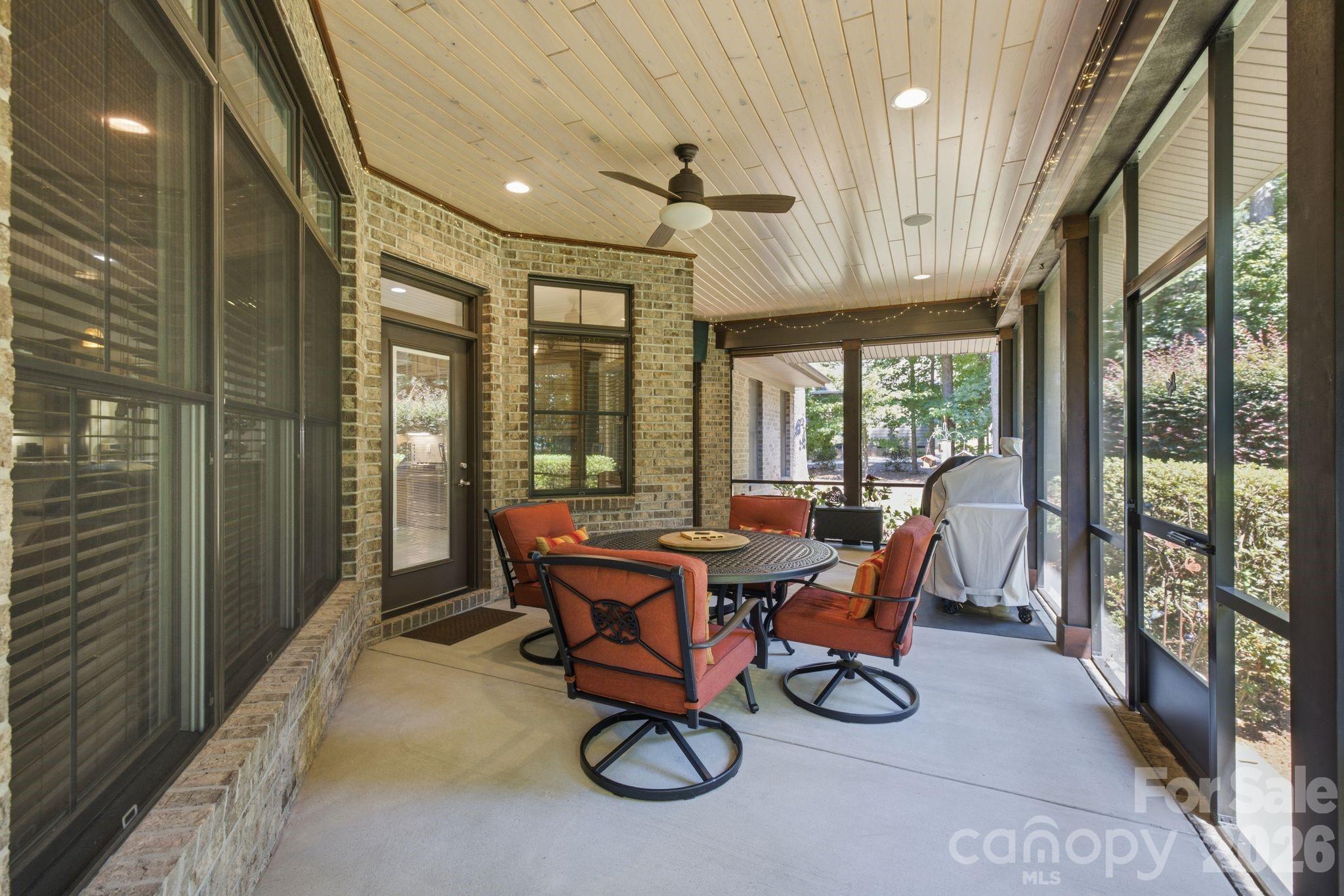 7197 Windy Ridge Drive Property Photo 8