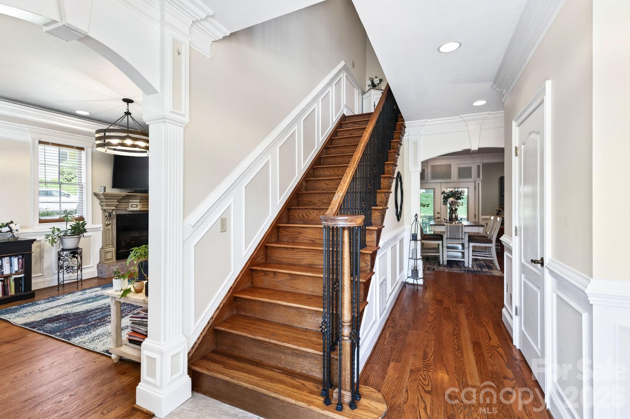 73 Rose Of Sharon Way Property Photo 4