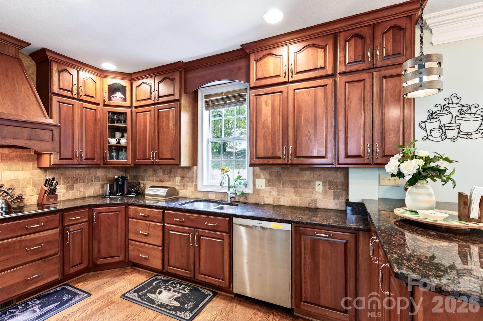 73 Rose Of Sharon Way Property Photo 11