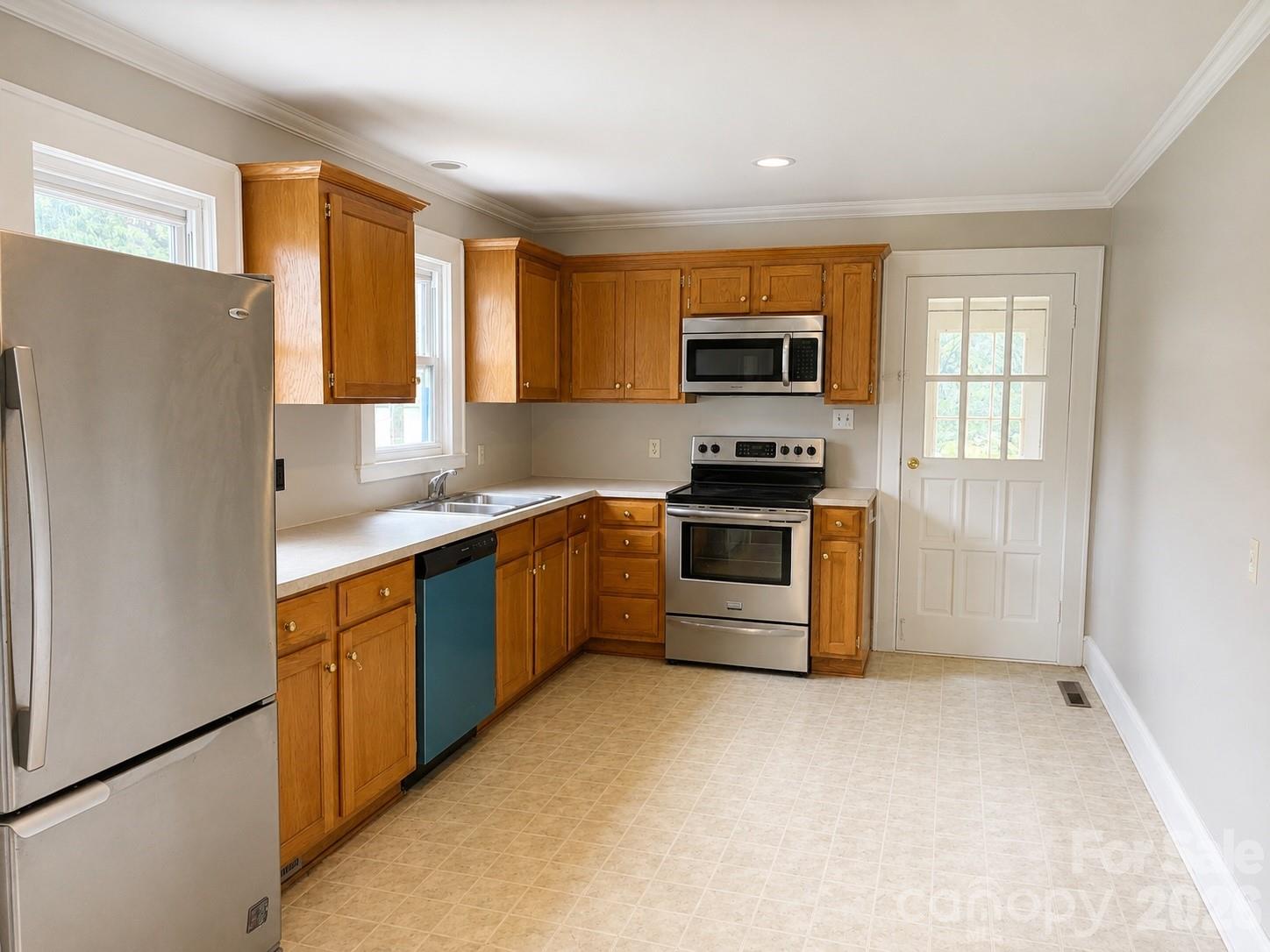 802 3rd Street Property Photo 6