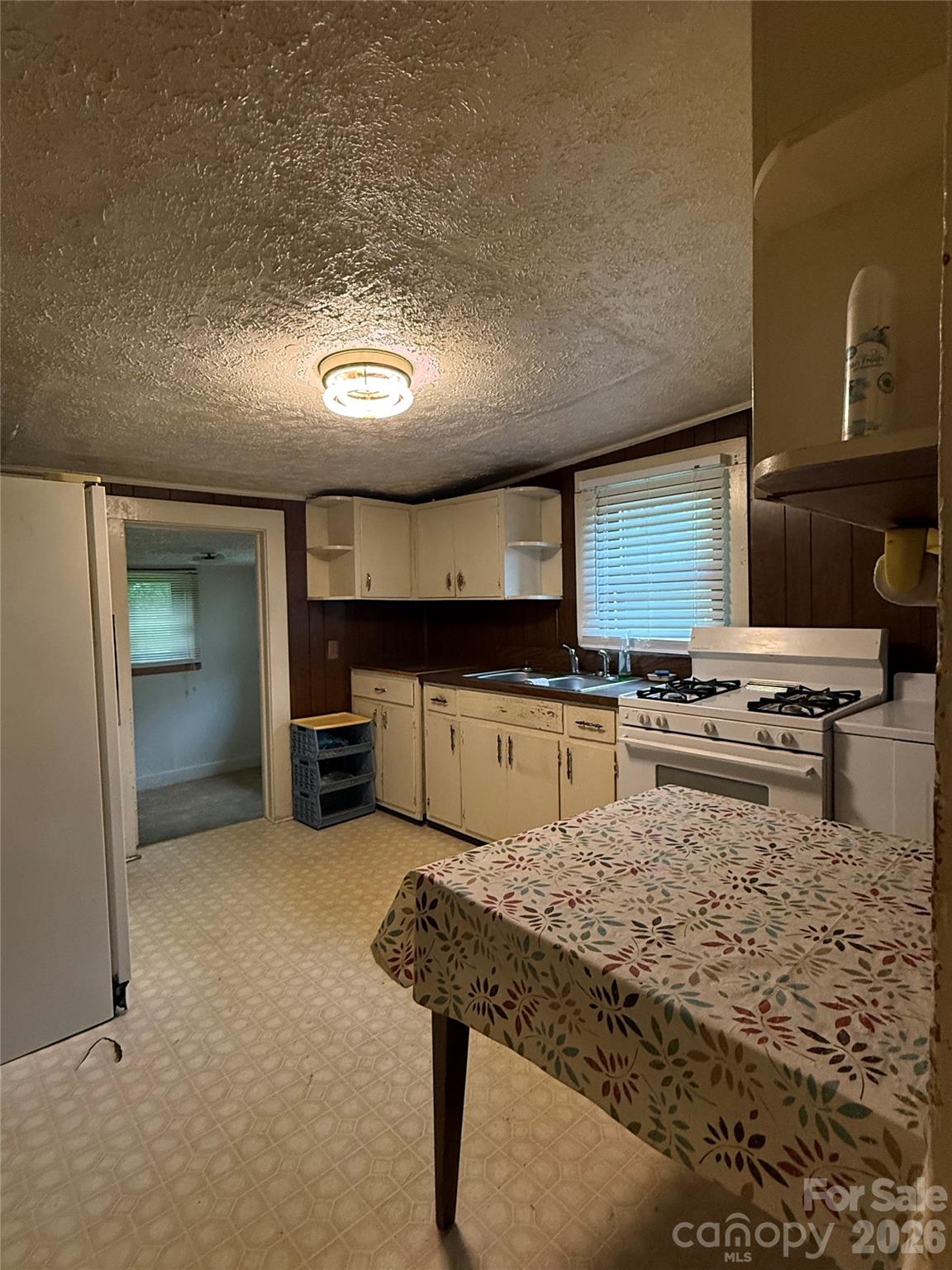 426 Bouchelle Street Property Photo 8
