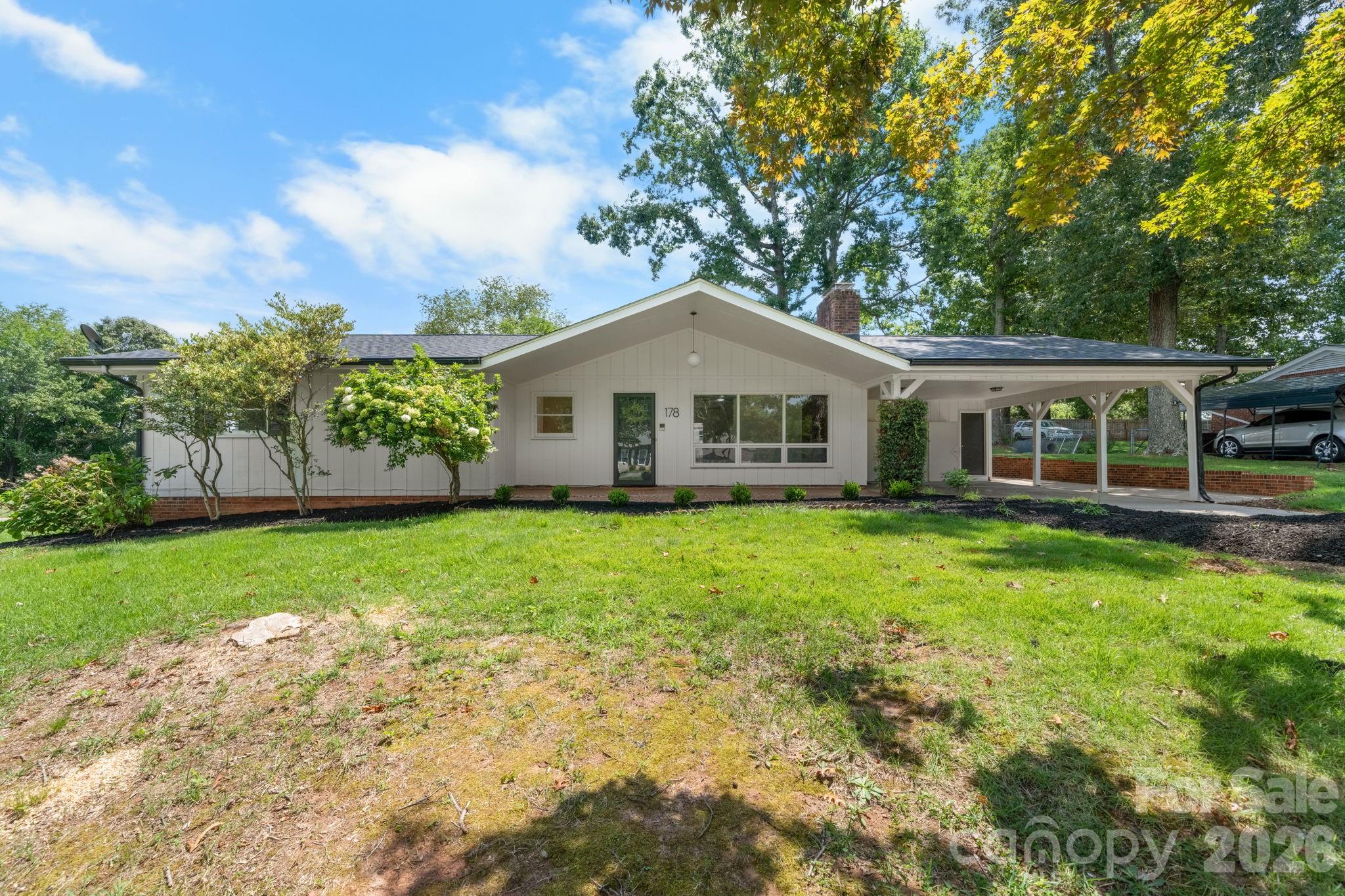 178 Trailwood Drive Property Photo 2