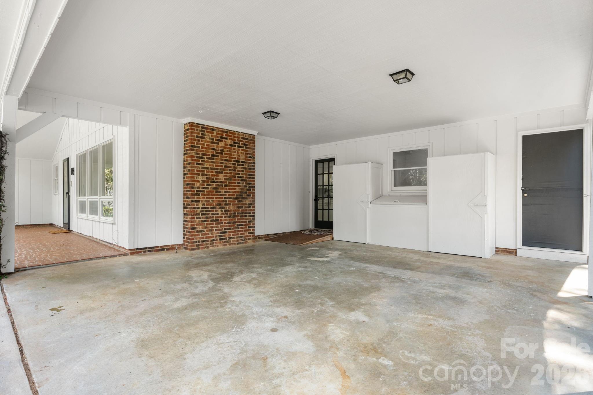178 Trailwood Drive Property Photo 33