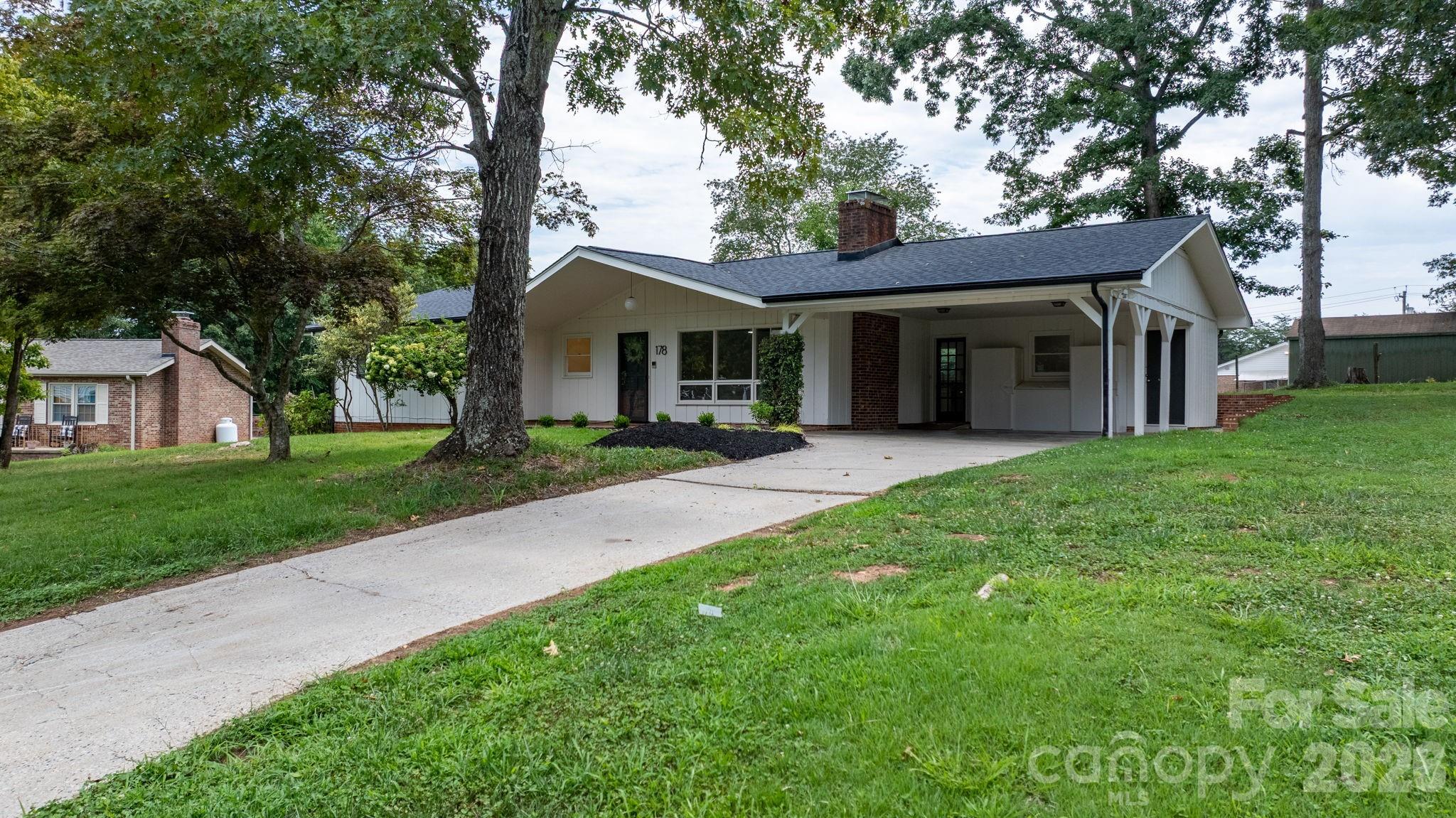 178 Trailwood Drive Property Photo 43