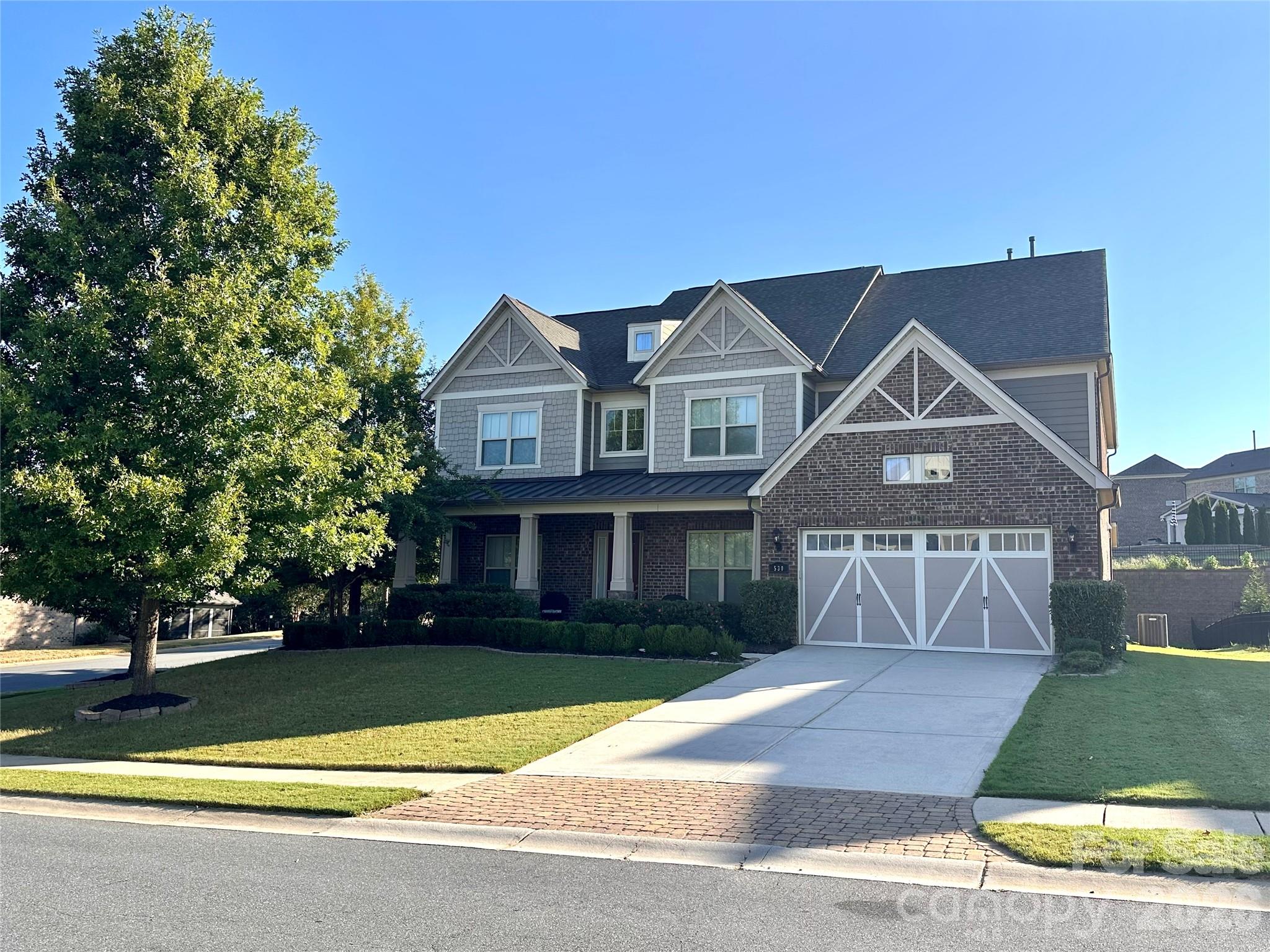 530 Vine Street Property Photo 1