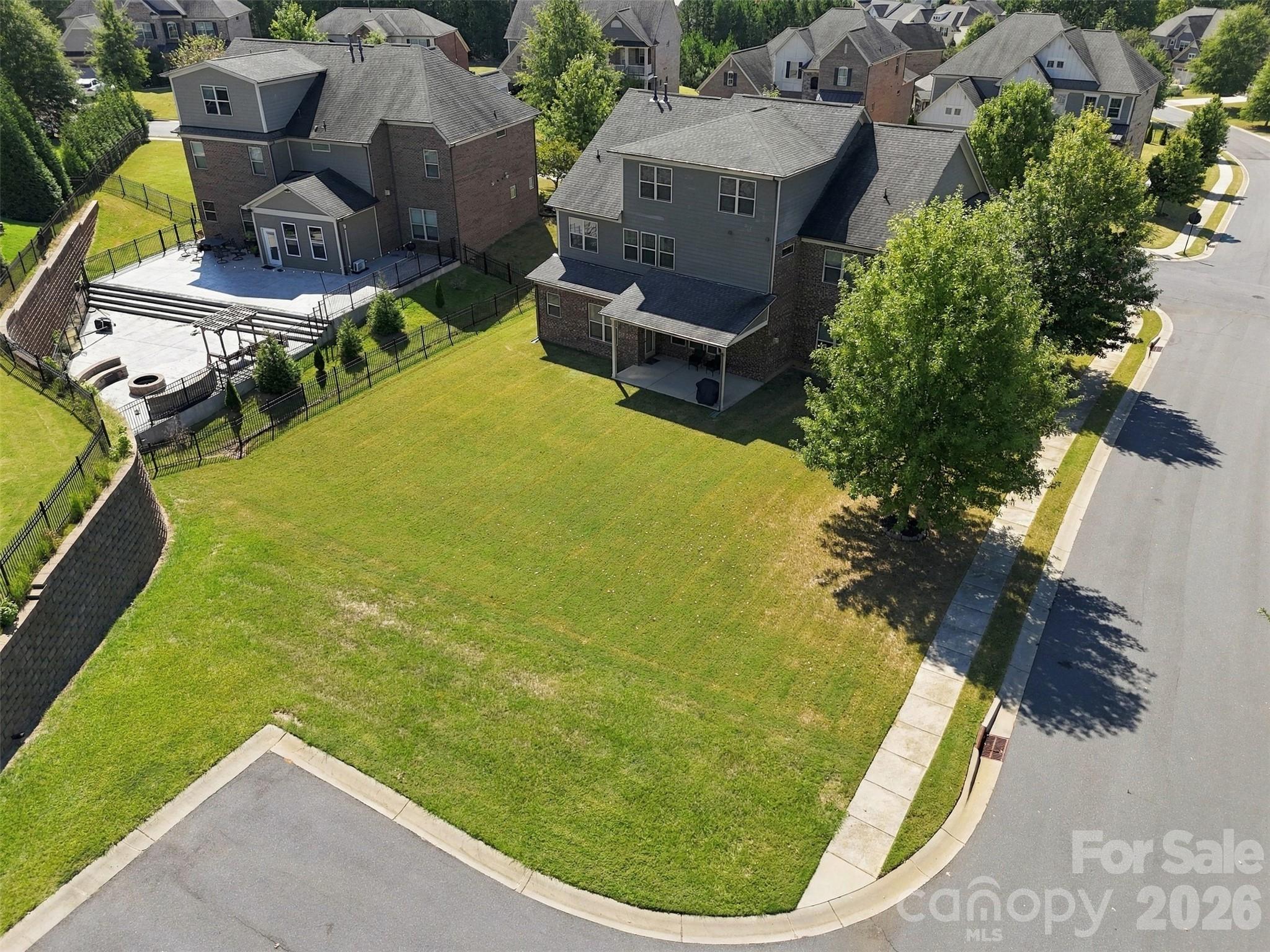 530 Vine Street Property Photo 2