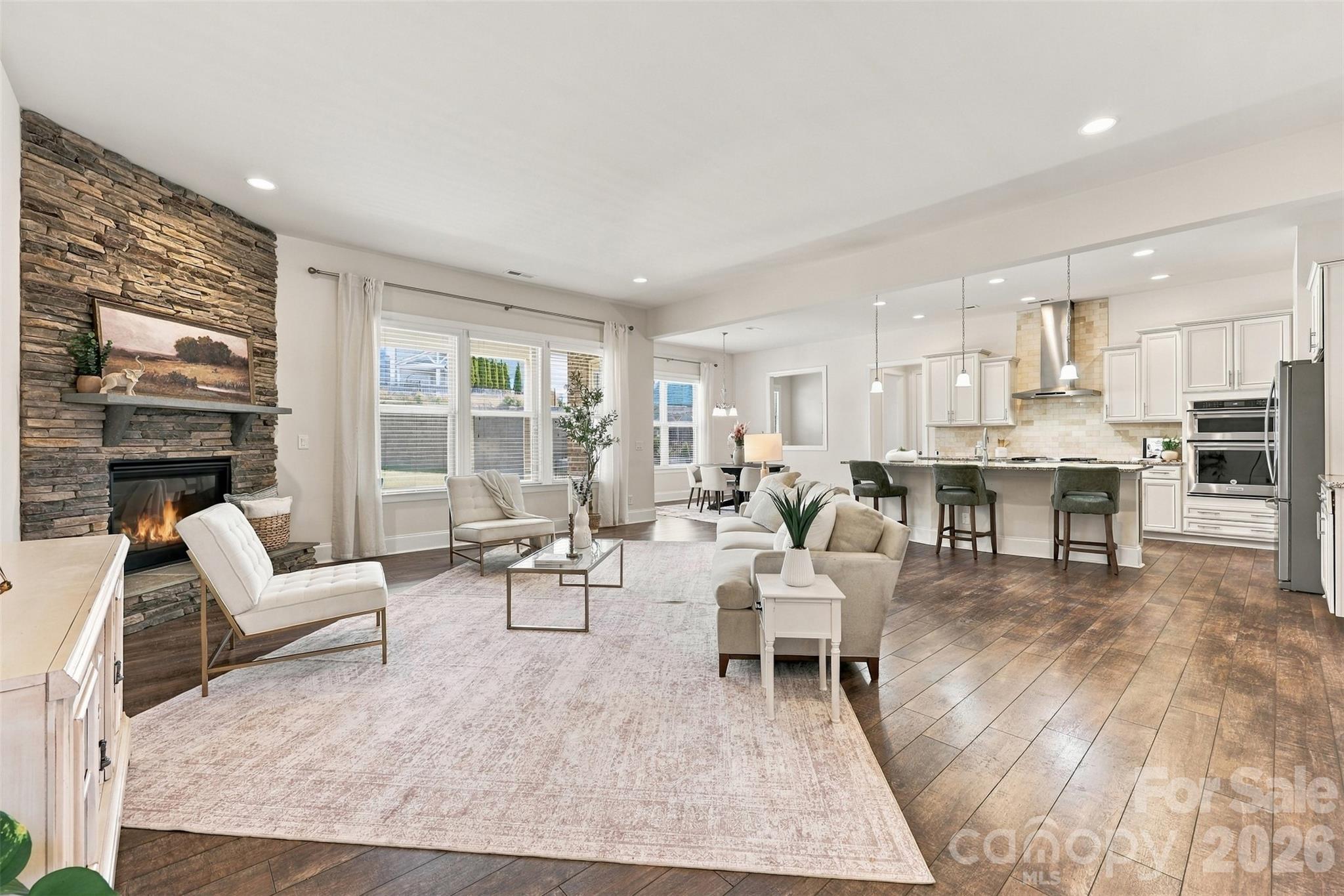 530 Vine Street Property Photo 4