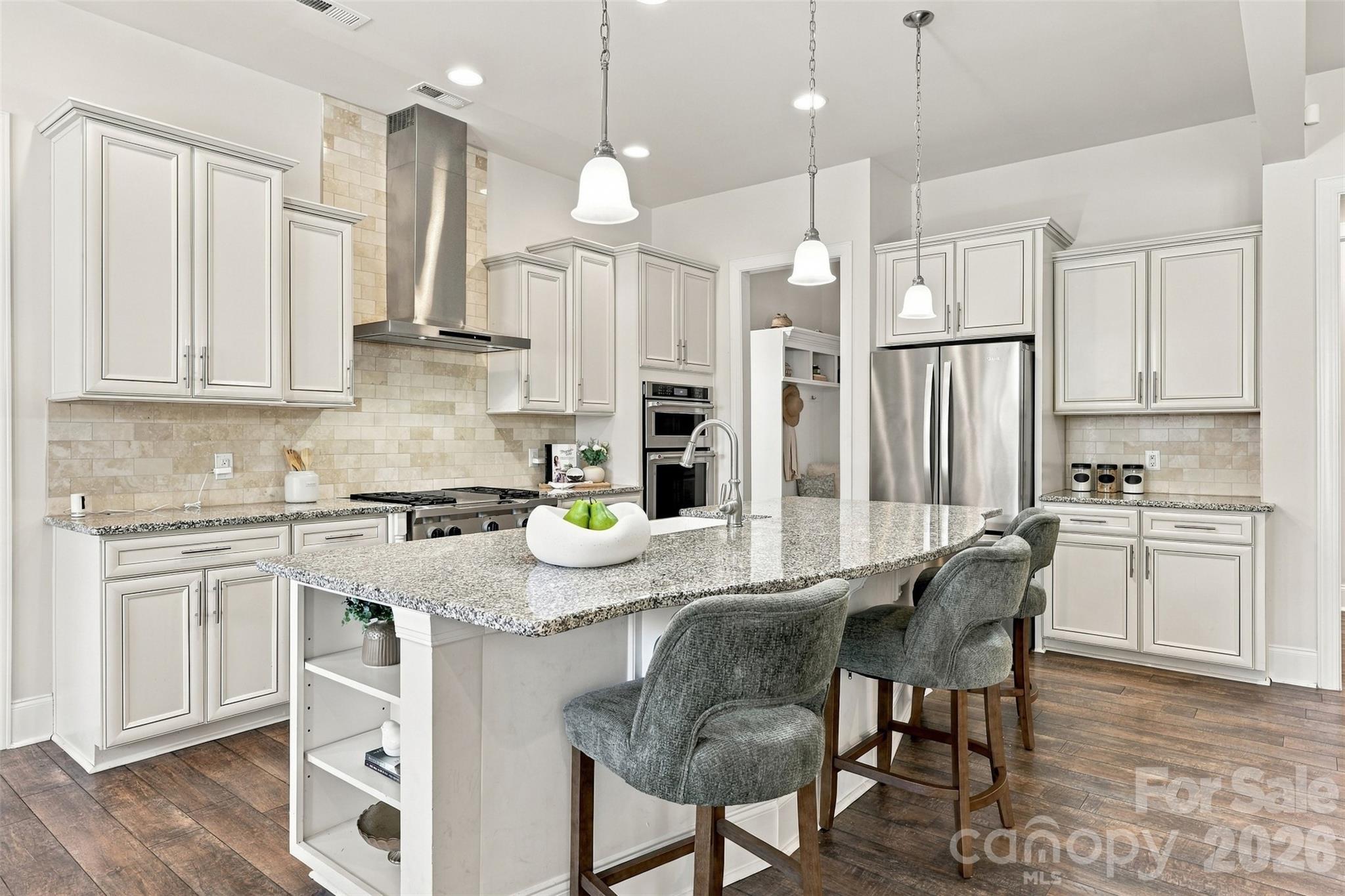 530 Vine Street Property Photo 12