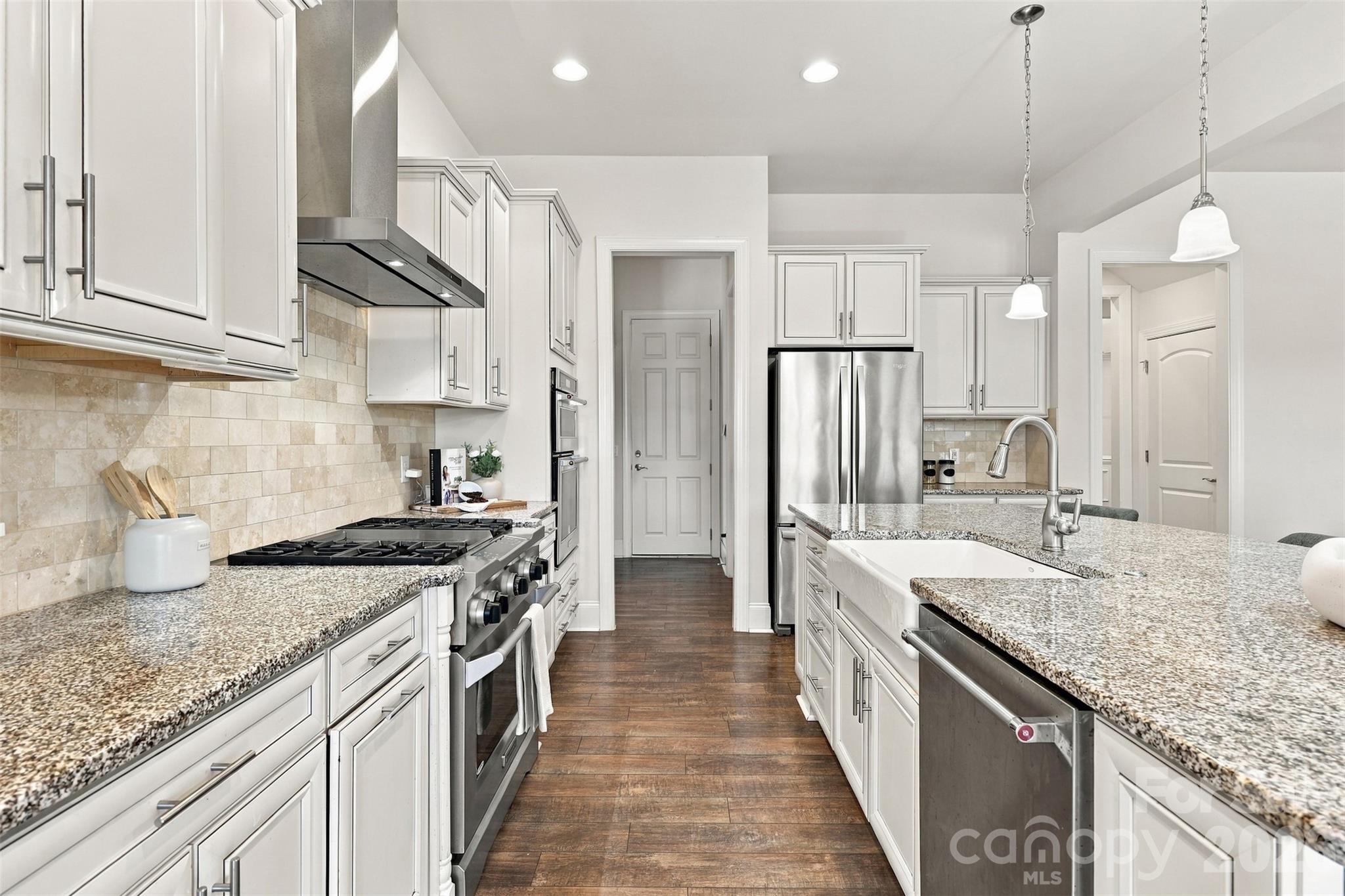 530 Vine Street Property Photo 13