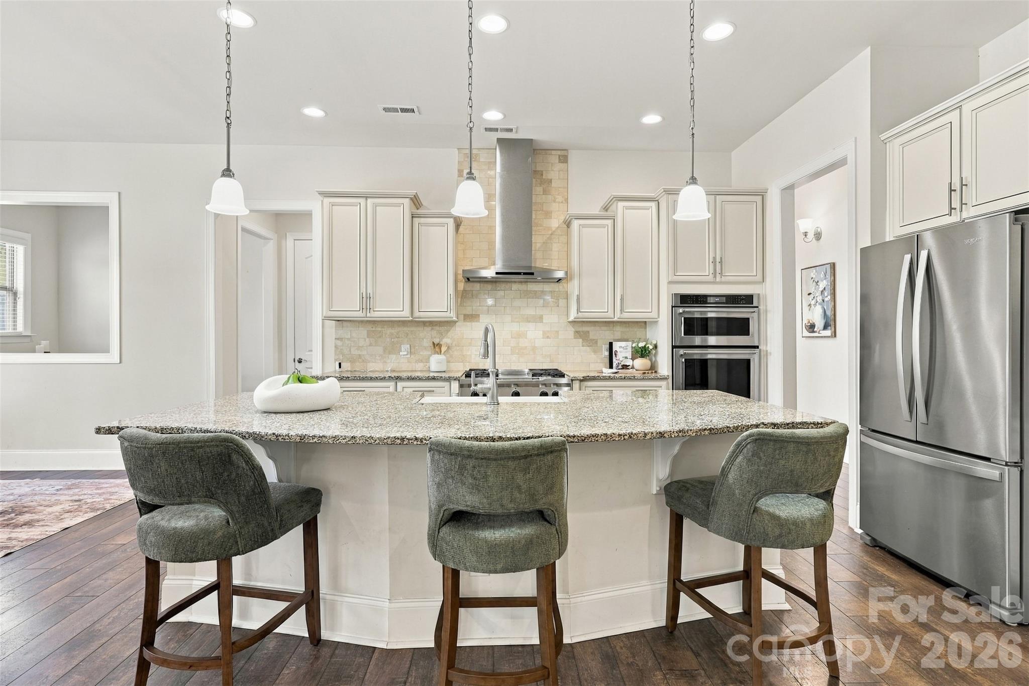 530 Vine Street Property Photo 14