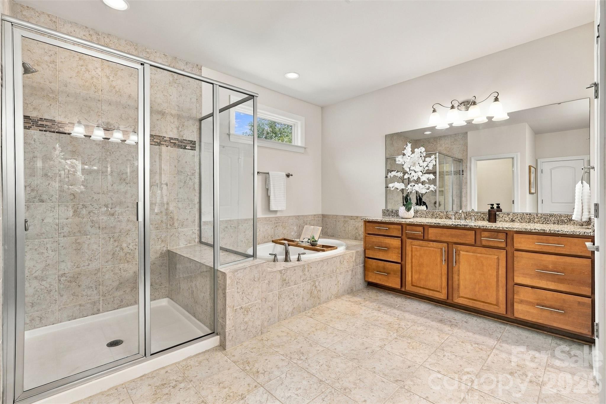 530 Vine Street Property Photo 26