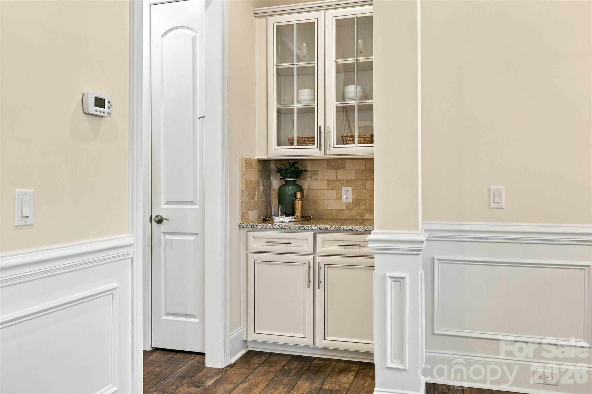 530 Vine Street Property Photo 40