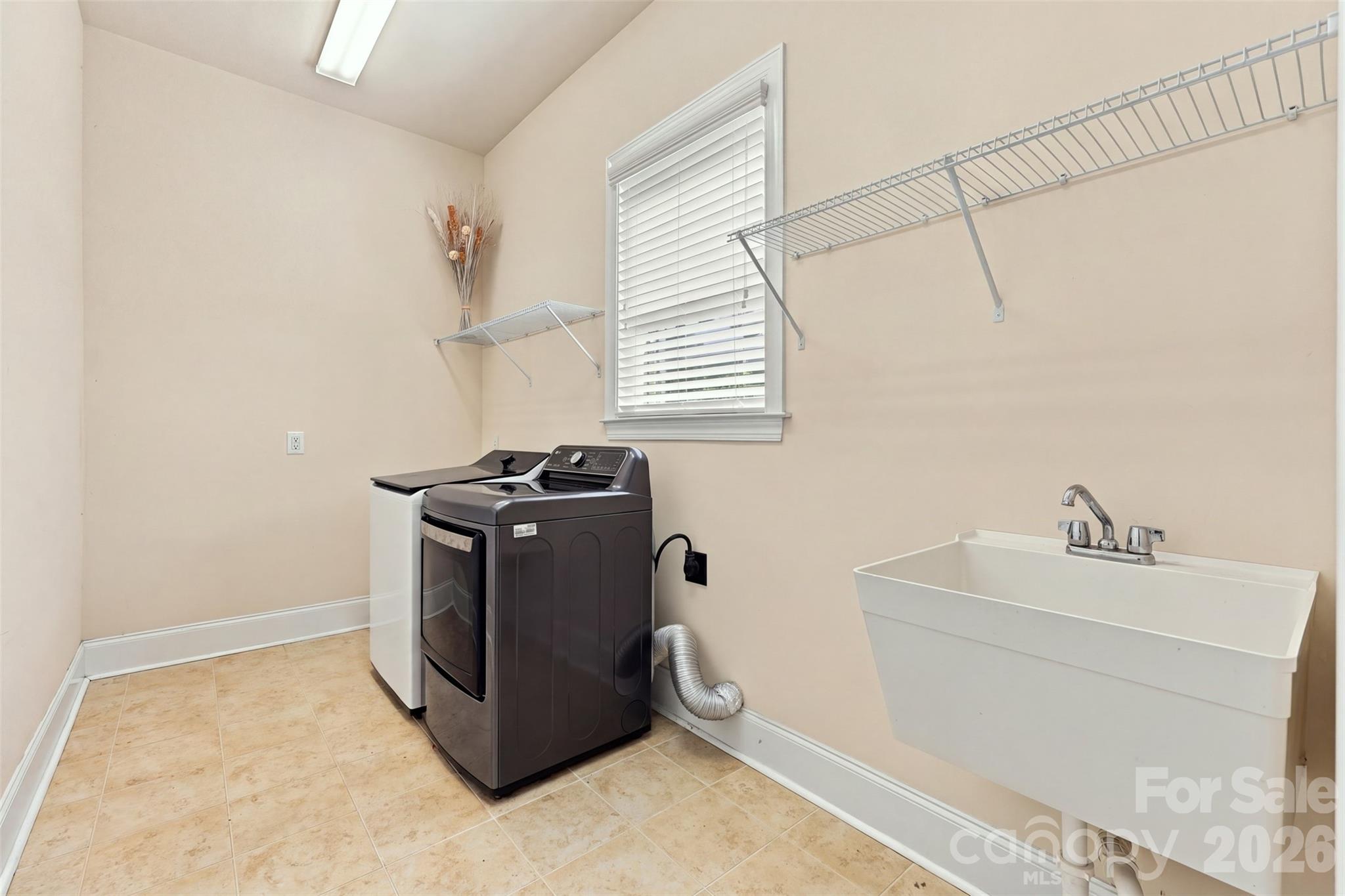 530 Vine Street Property Photo 41