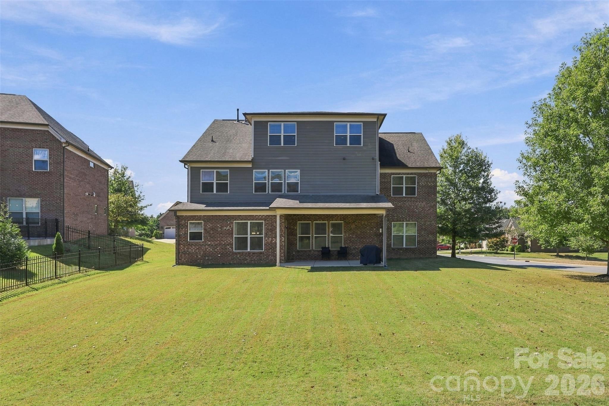 530 Vine Street Property Photo 44