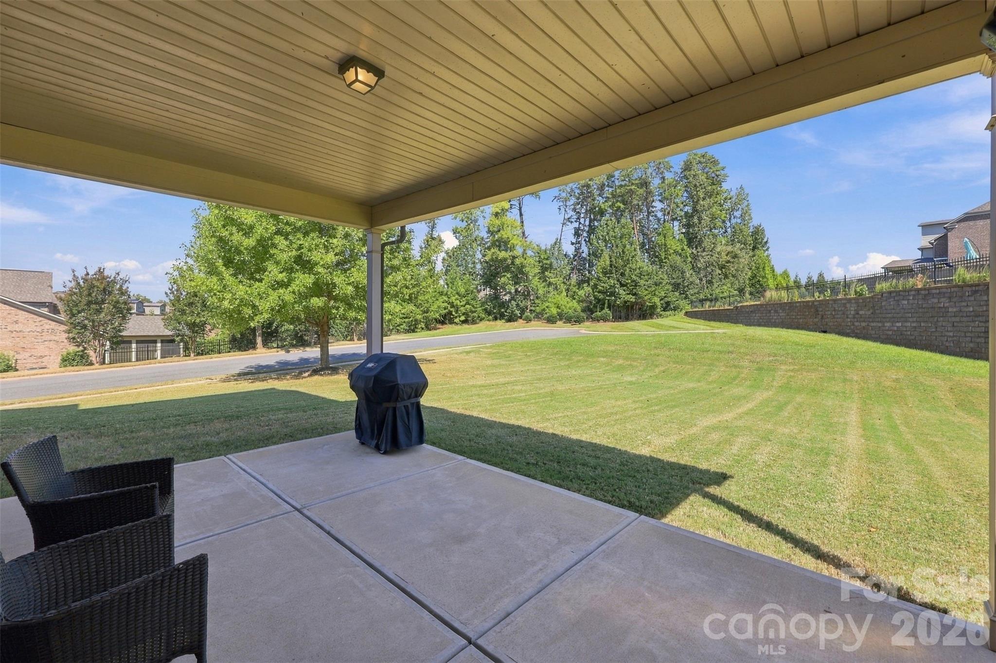 530 Vine Street Property Photo 45