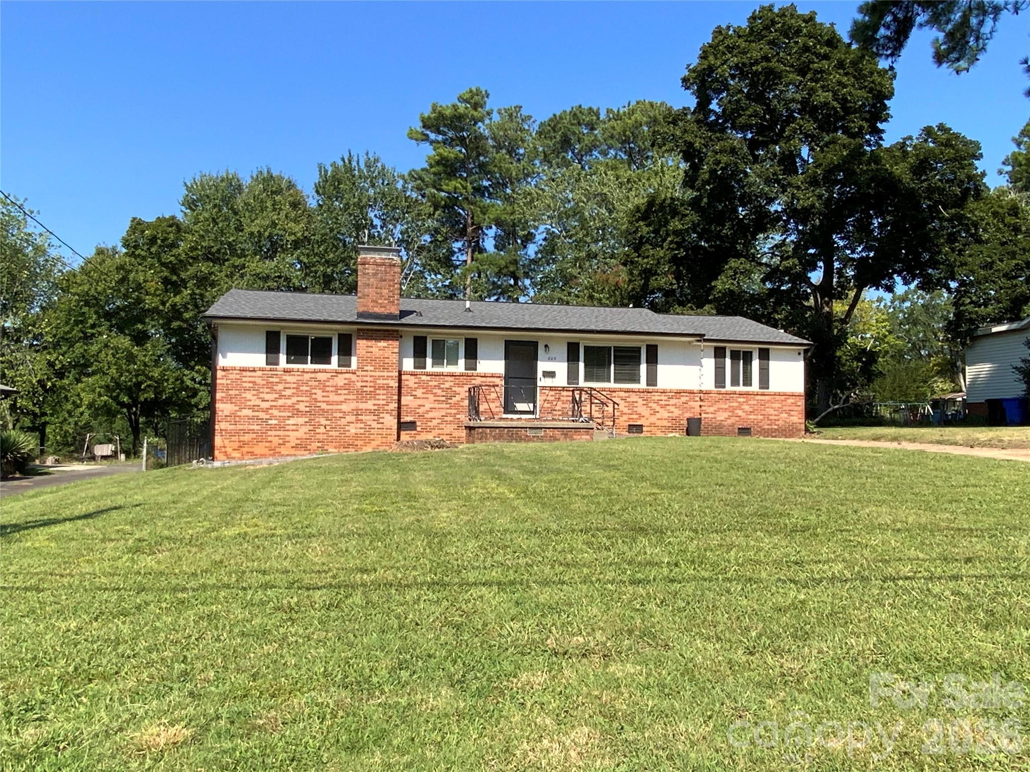 325 Glenwood Drive Property Photo 1