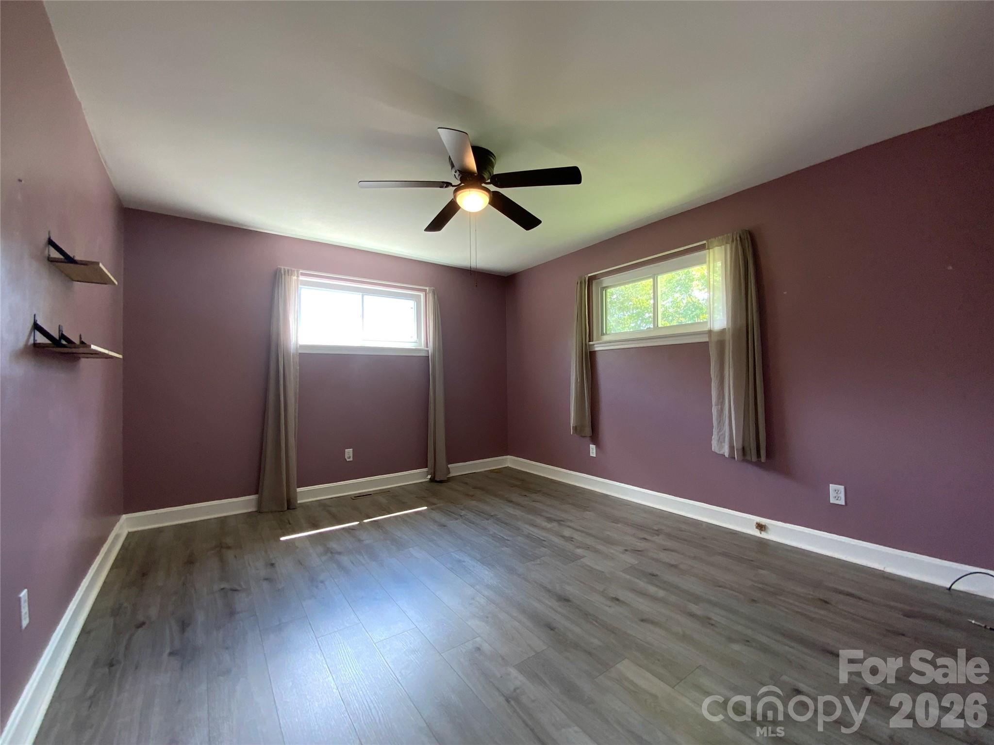 325 Glenwood Drive Property Photo 9