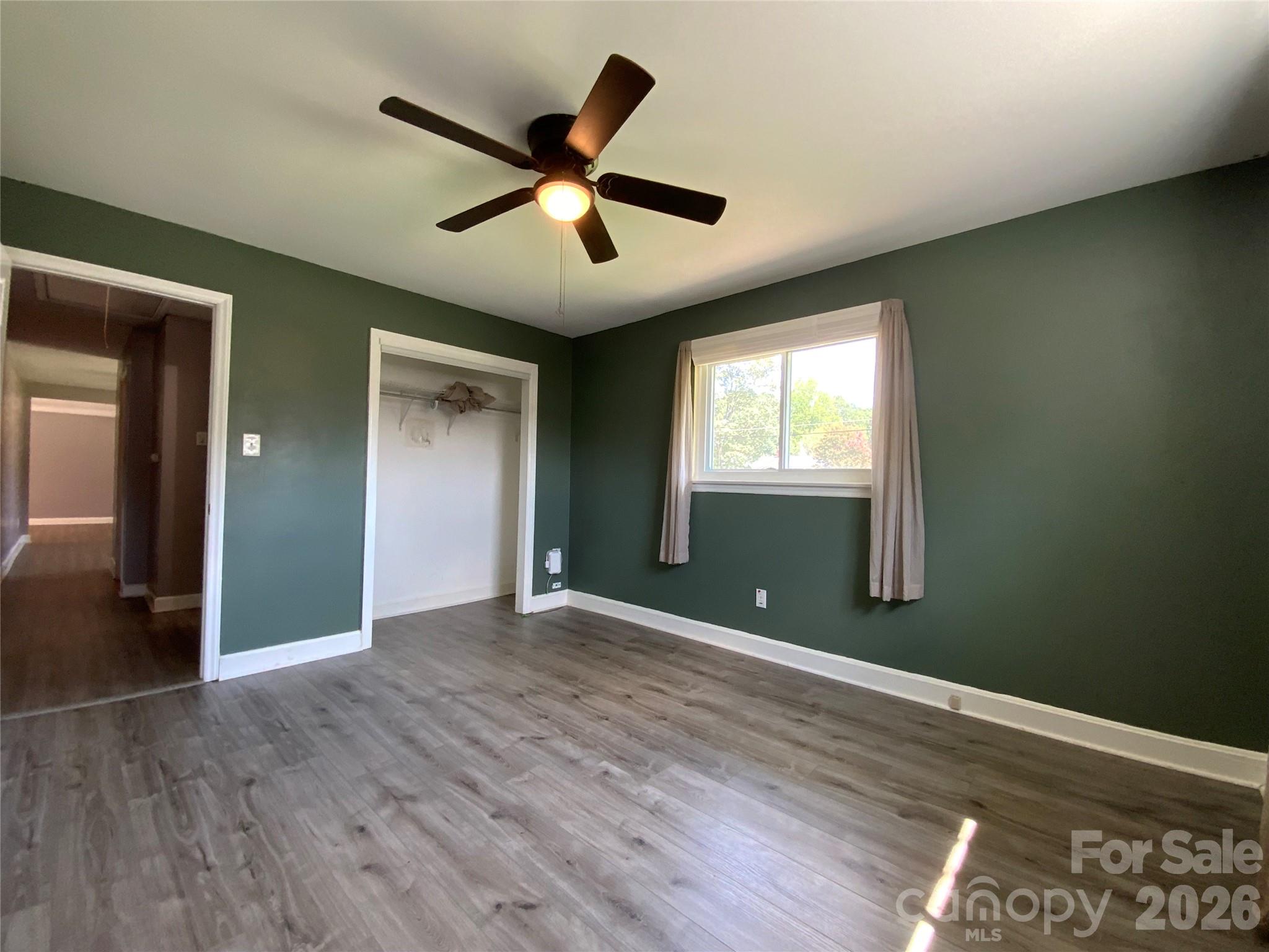 325 Glenwood Drive Property Photo 14