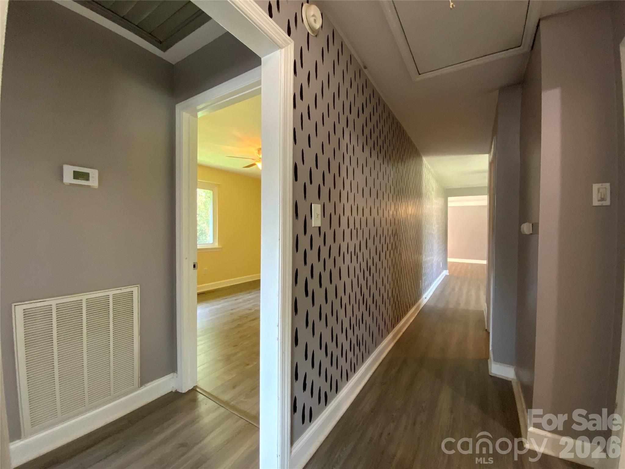 325 Glenwood Drive Property Photo 18