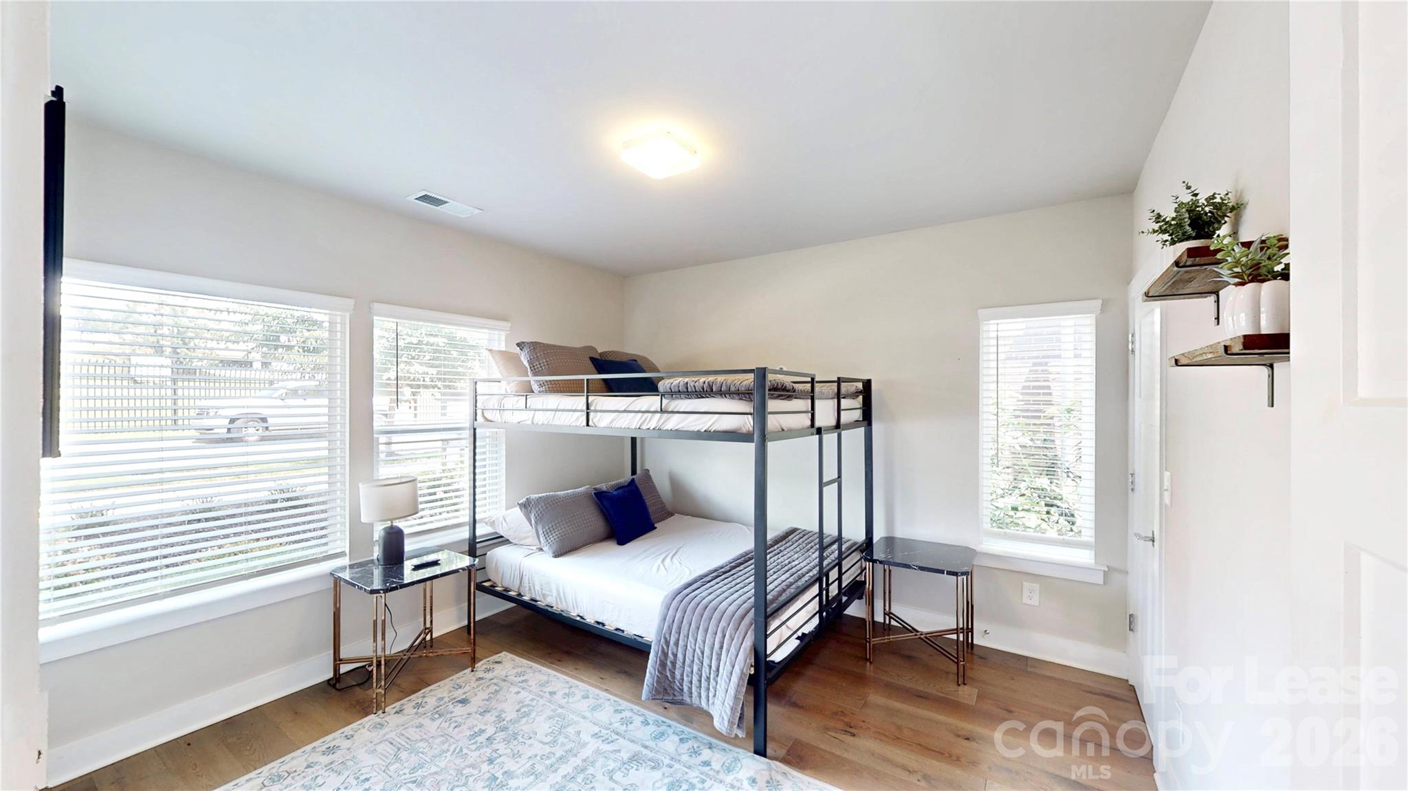 2115 Isom Street Property Photo 4
