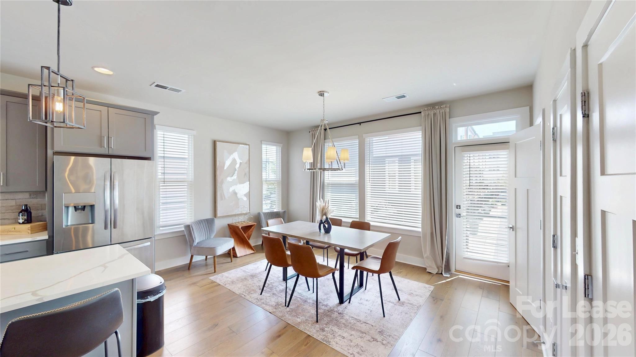 2115 Isom Street Property Photo 7