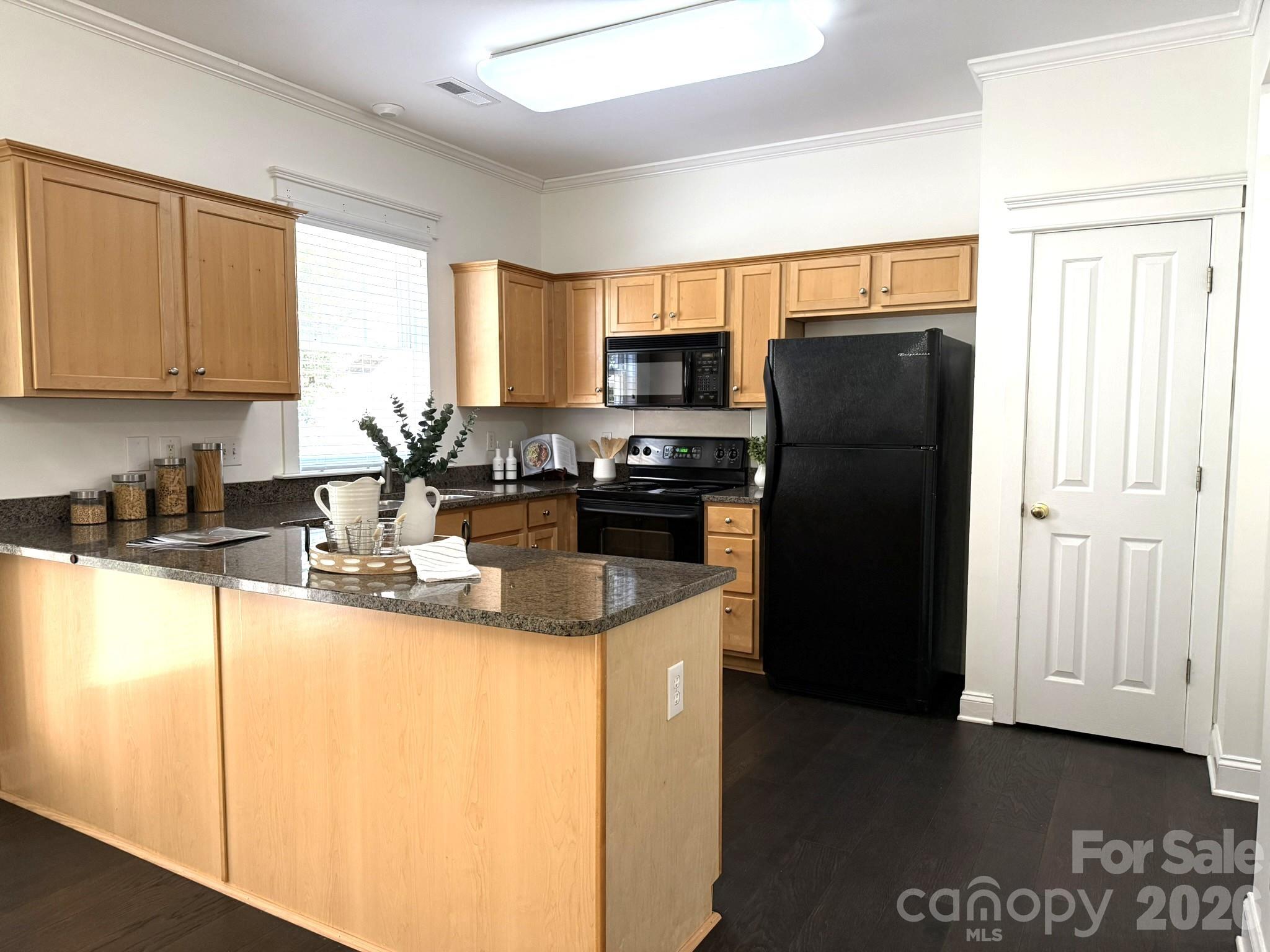 8515 Lindholm Drive Property Photo 12