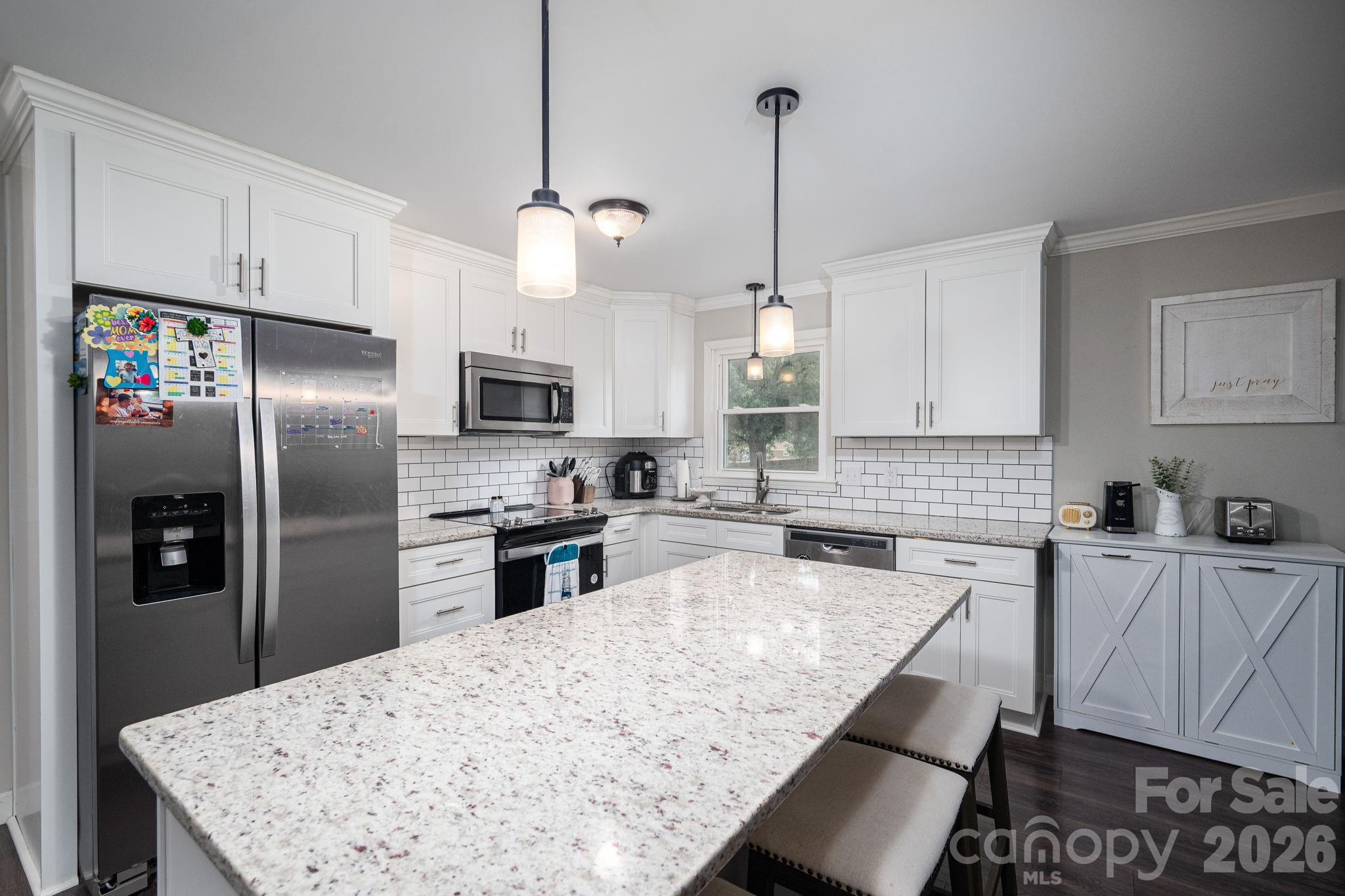 1718 Woolie Road Property Photo 1