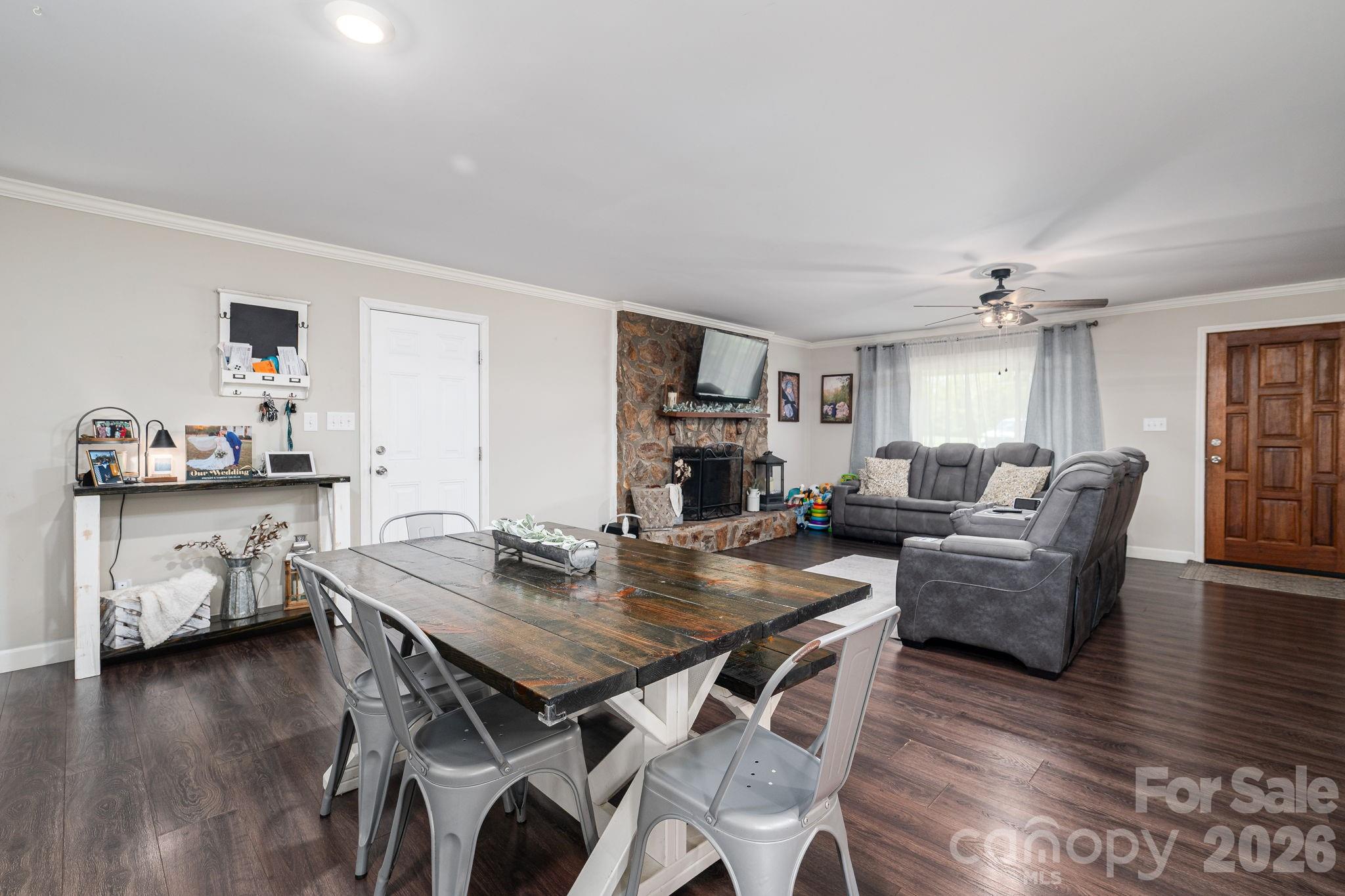 1718 Woolie Road Property Photo 5