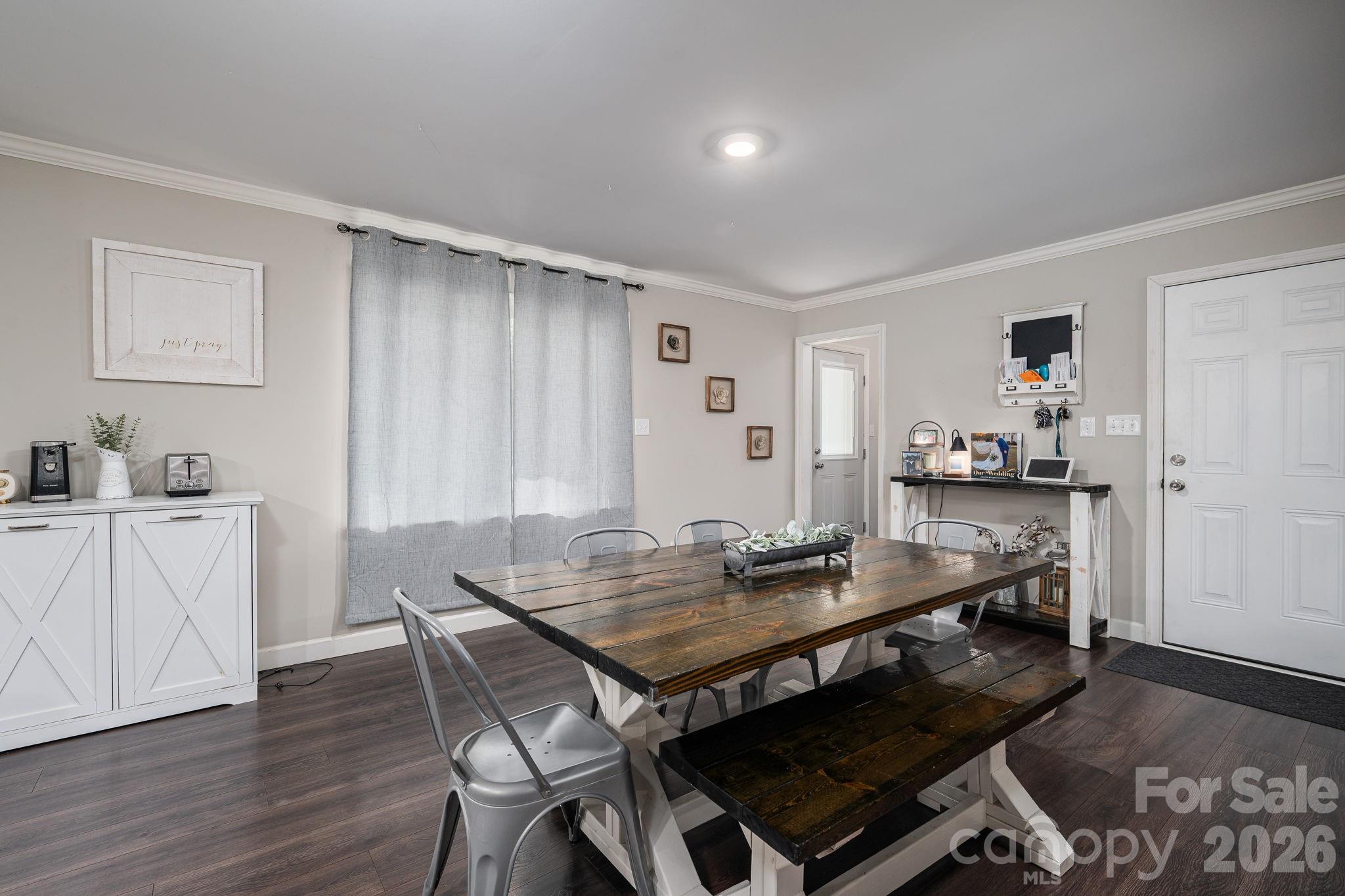 1718 Woolie Road Property Photo 10