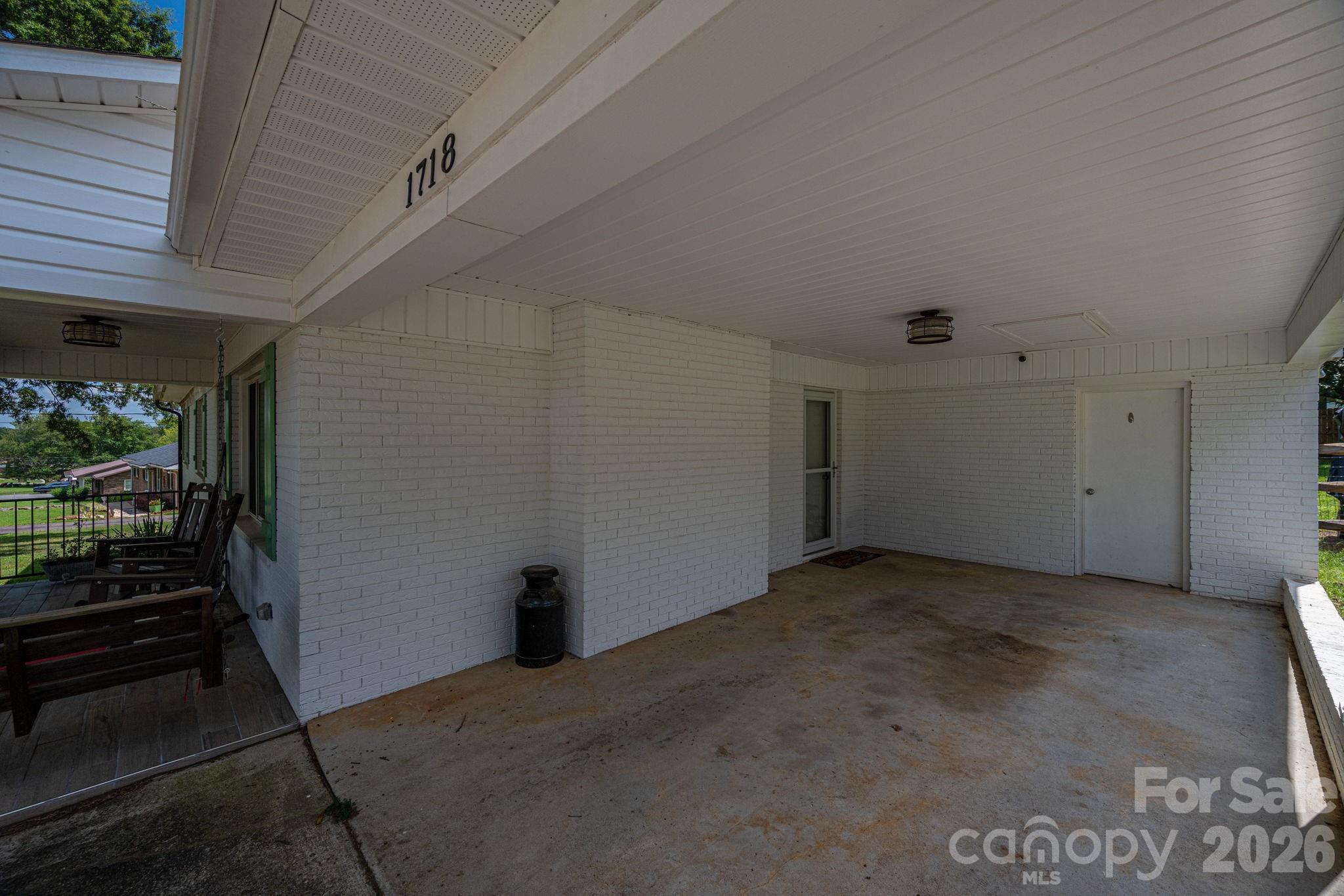 1718 Woolie Road Property Photo 23