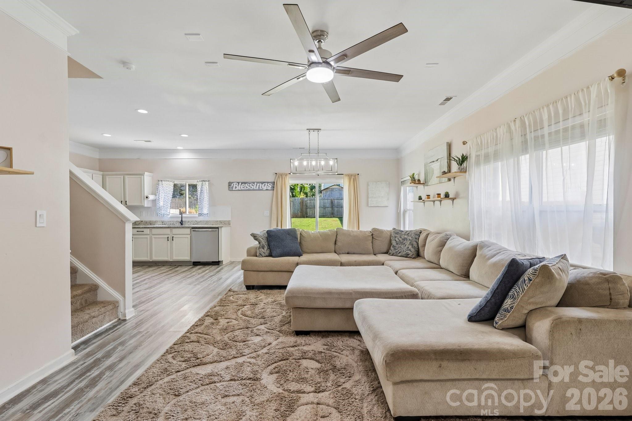 10302 Hugue Way Property Photo 4