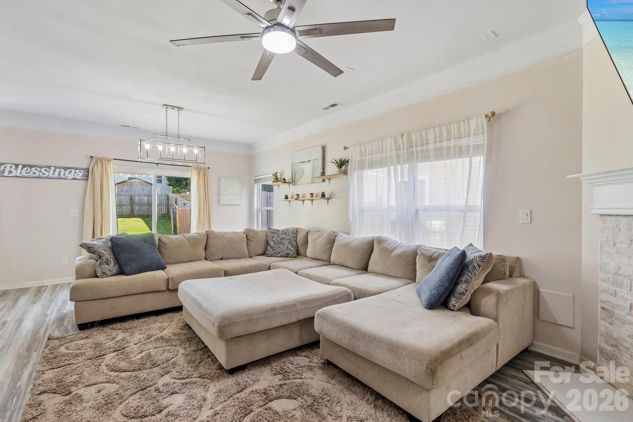 10302 Hugue Way Property Photo 5