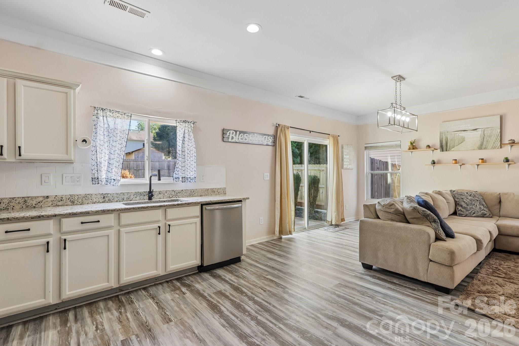 10302 Hugue Way Property Photo 8