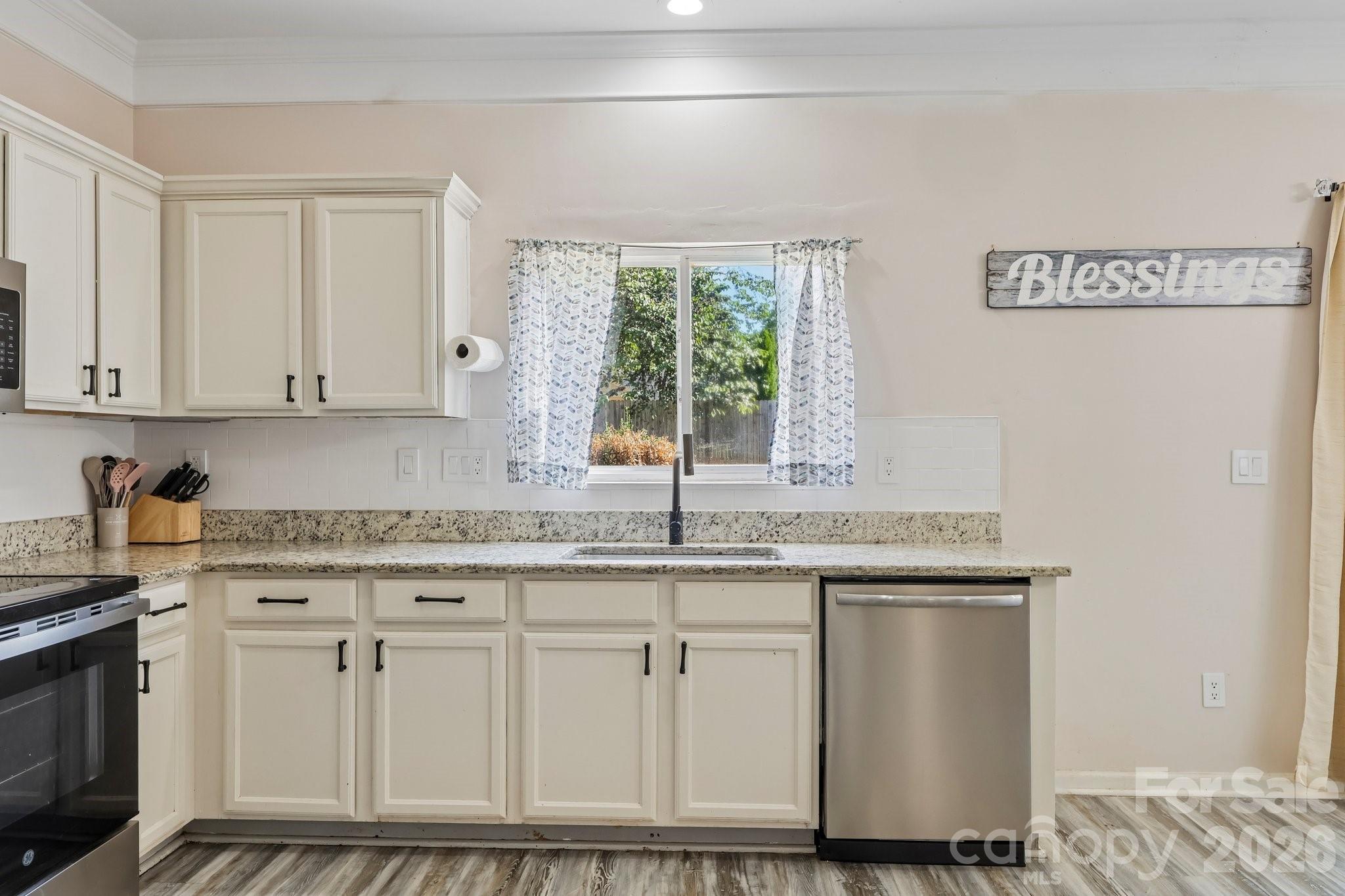10302 Hugue Way Property Photo 11
