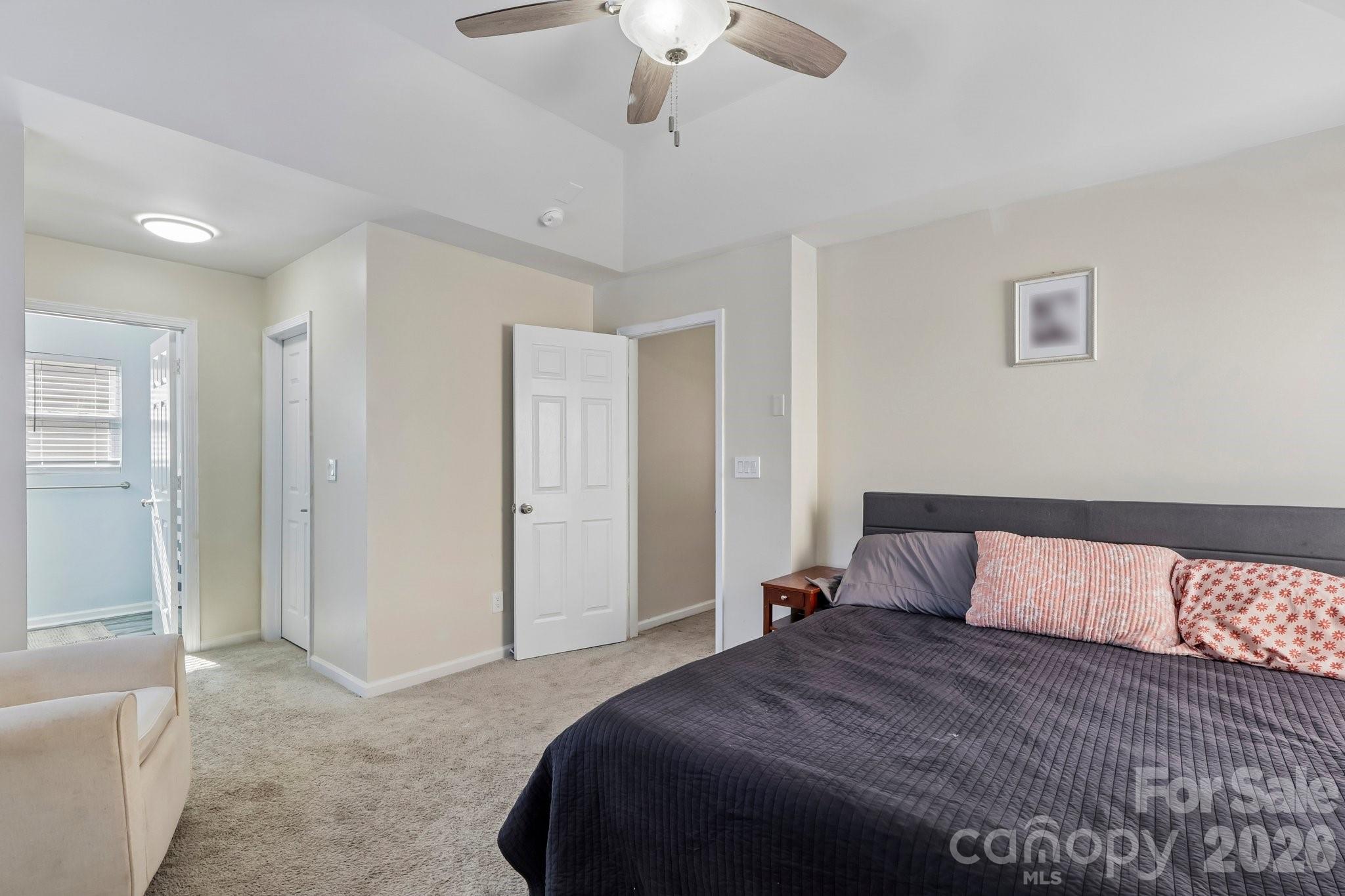 10302 Hugue Way Property Photo 16
