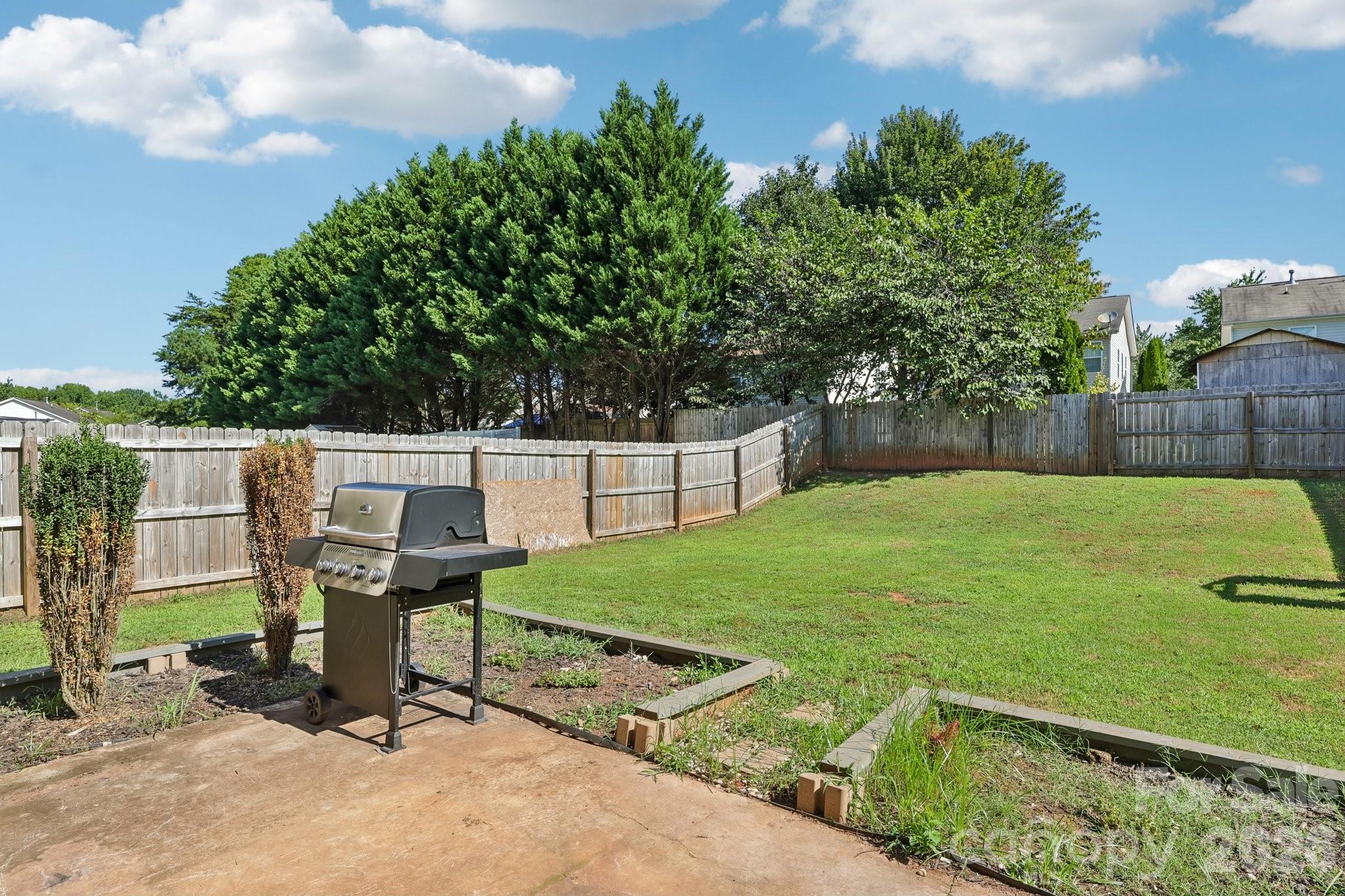 10302 Hugue Way Property Photo 20