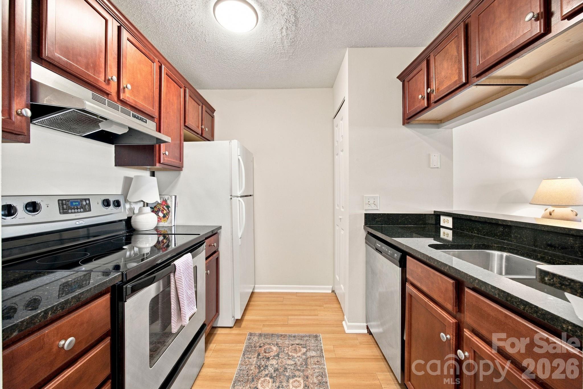 501 Olmsted Park Place H Property Photo 6