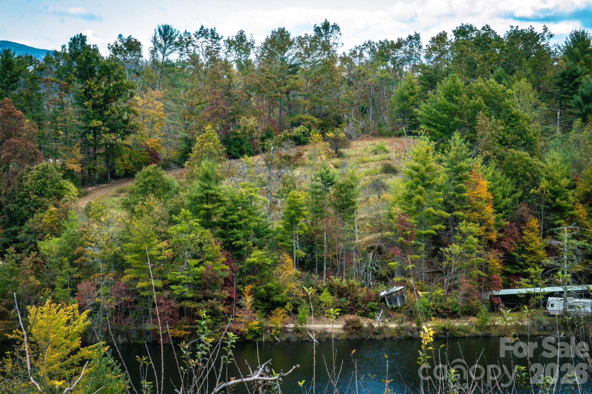 876 Saylor Lake Road Property Photo 3