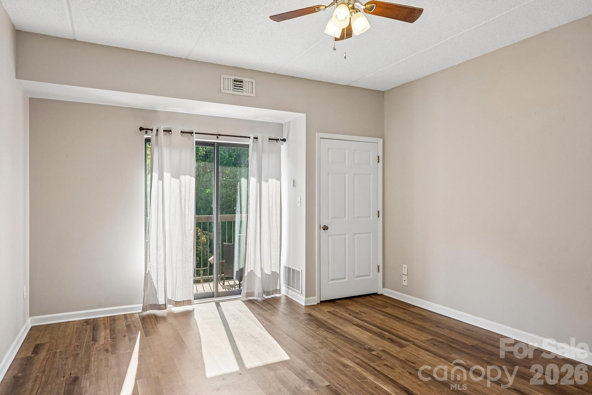 211 Heritage Boulevard 507 Property Photo 4