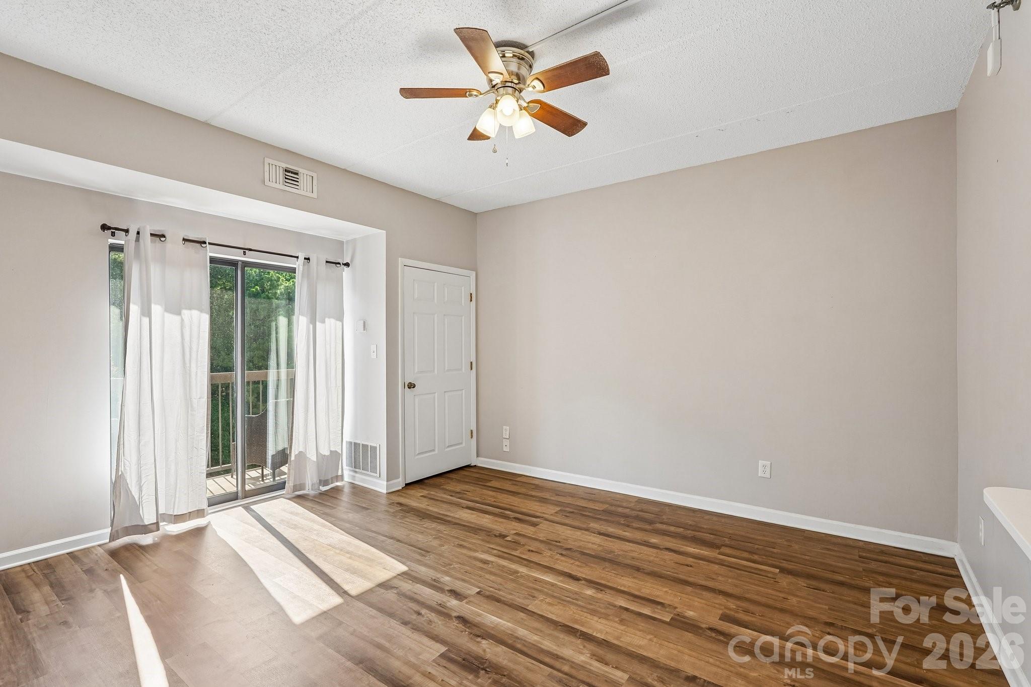 211 Heritage Boulevard 507 Property Photo 6